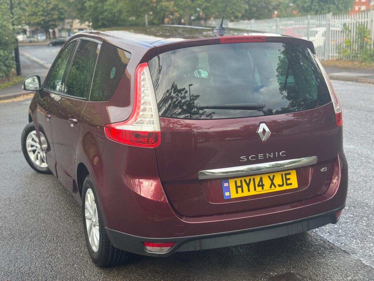 Renault Grand Scenic view 5