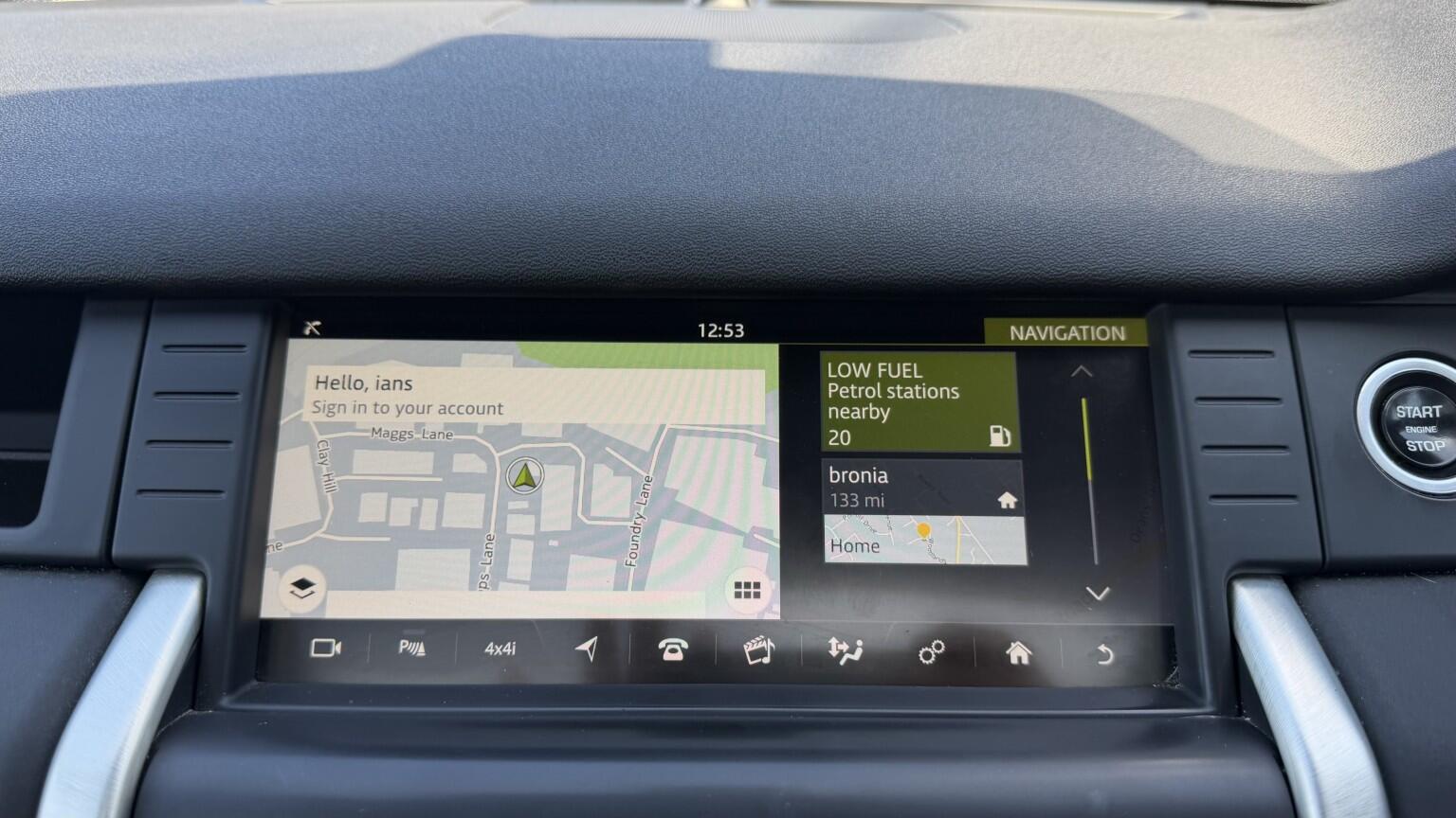 Land Rover Discovery Sport view 35