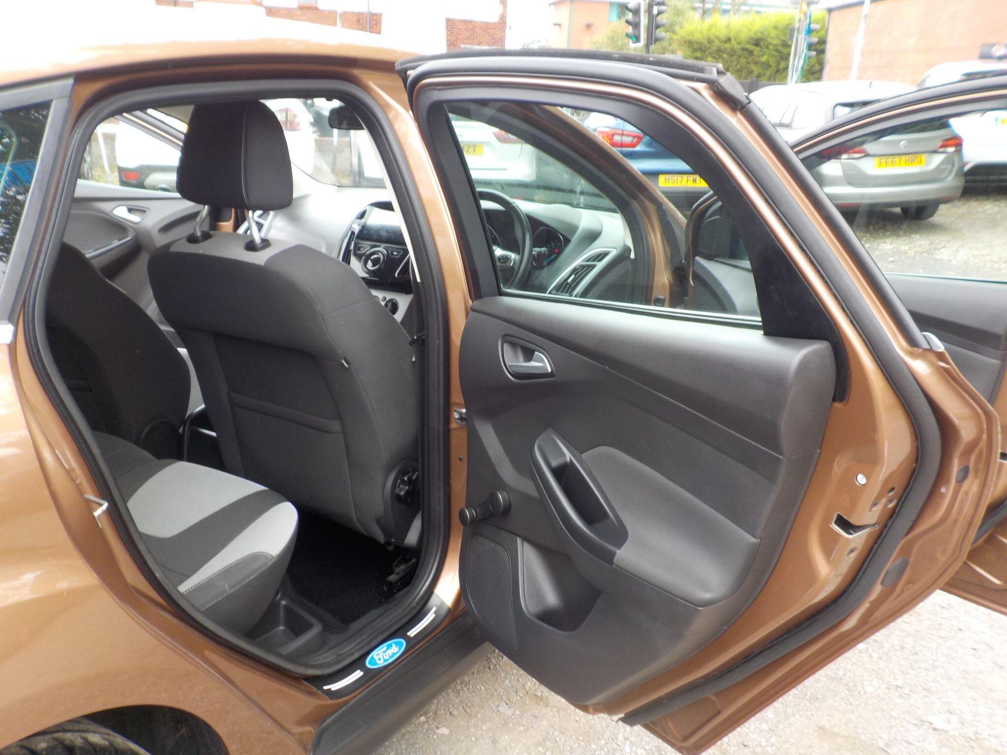 Ford Focus 1.6 TDCi Zetec Euro 5 (s/s) 5dr