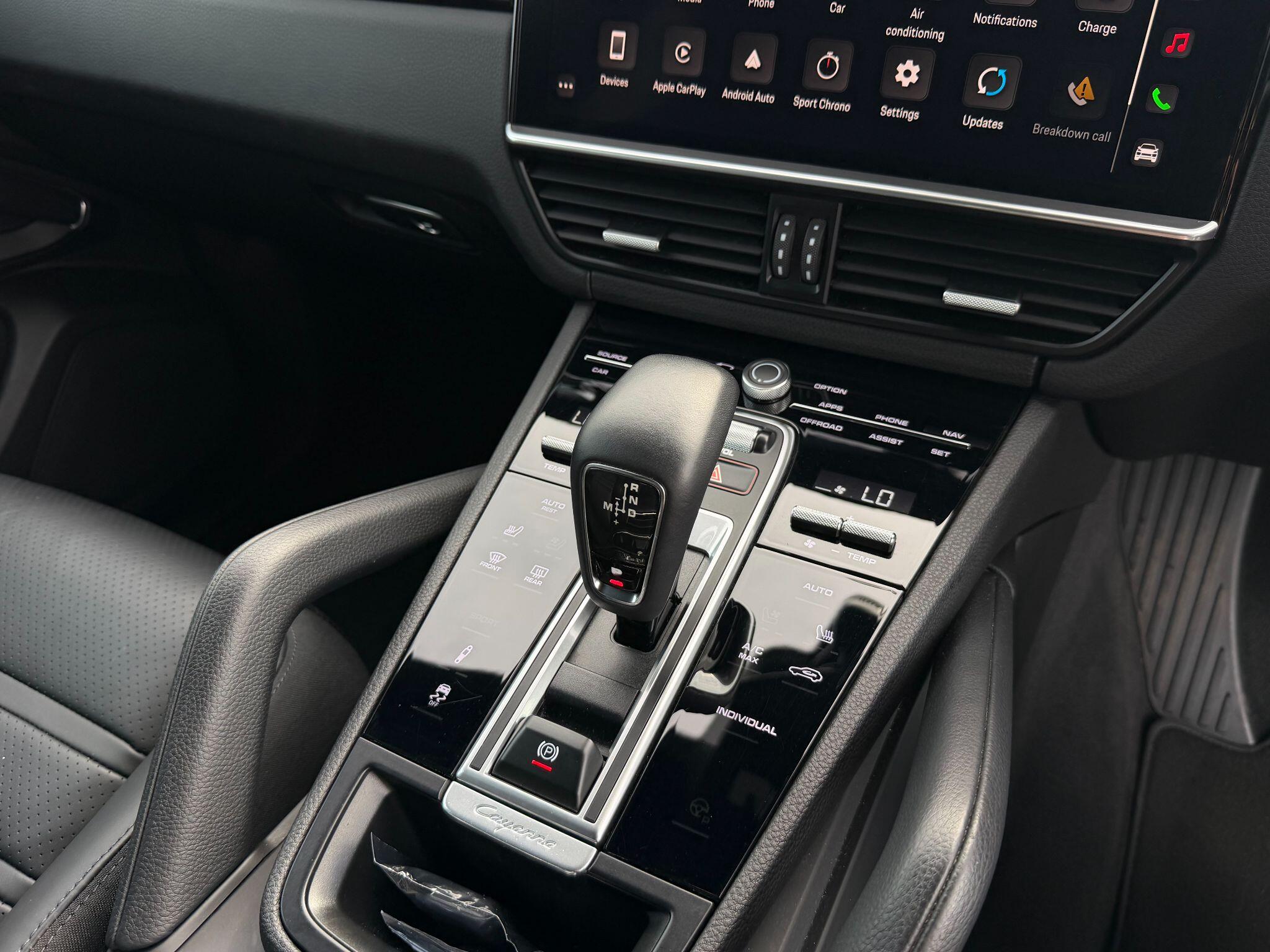Porsche Cayenne view 56