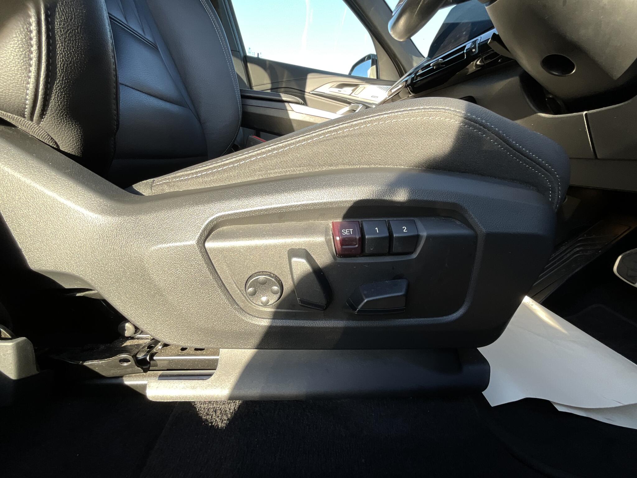 BMW Ix1 view 10