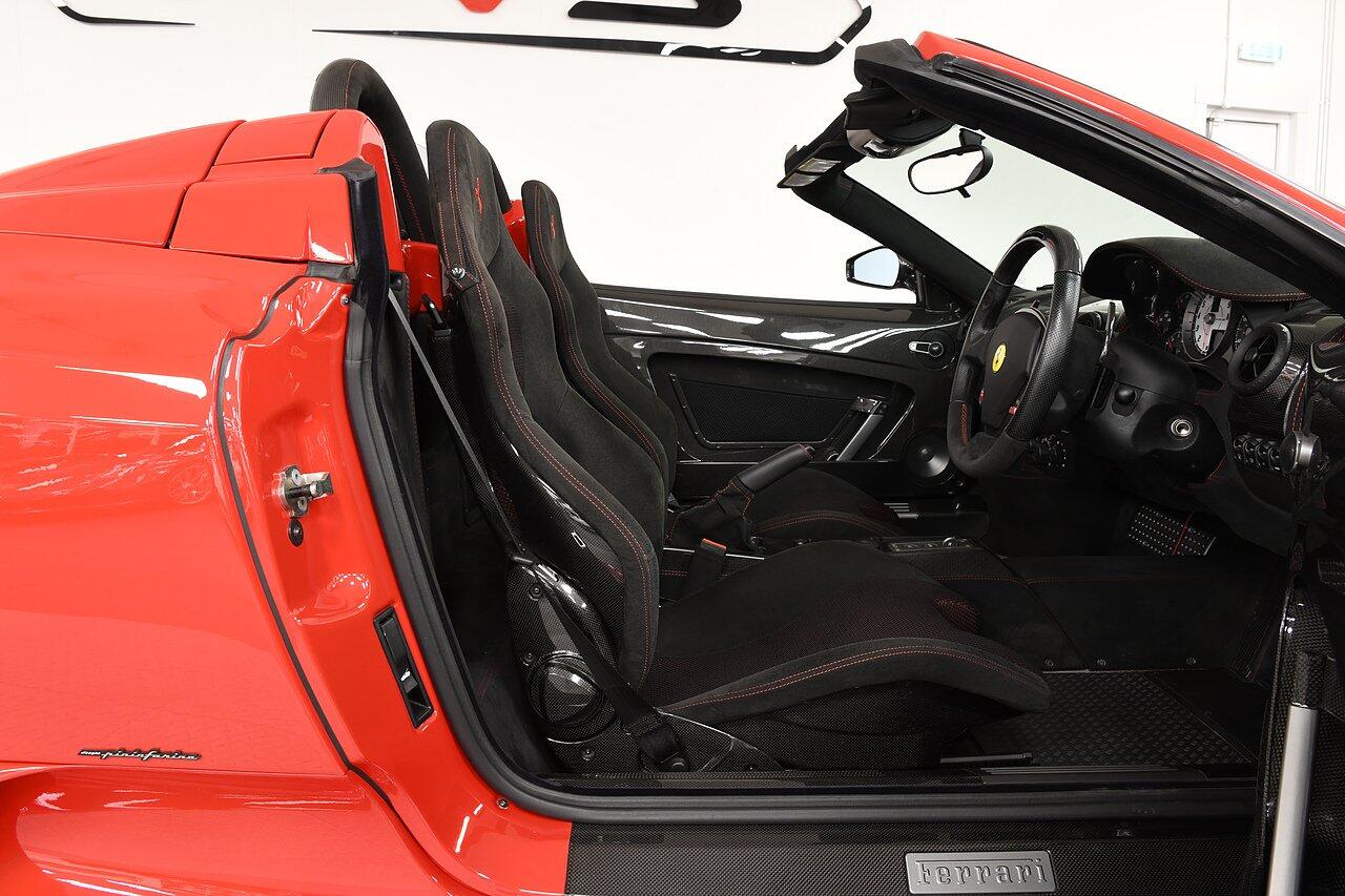 Ferrari F430 view 6