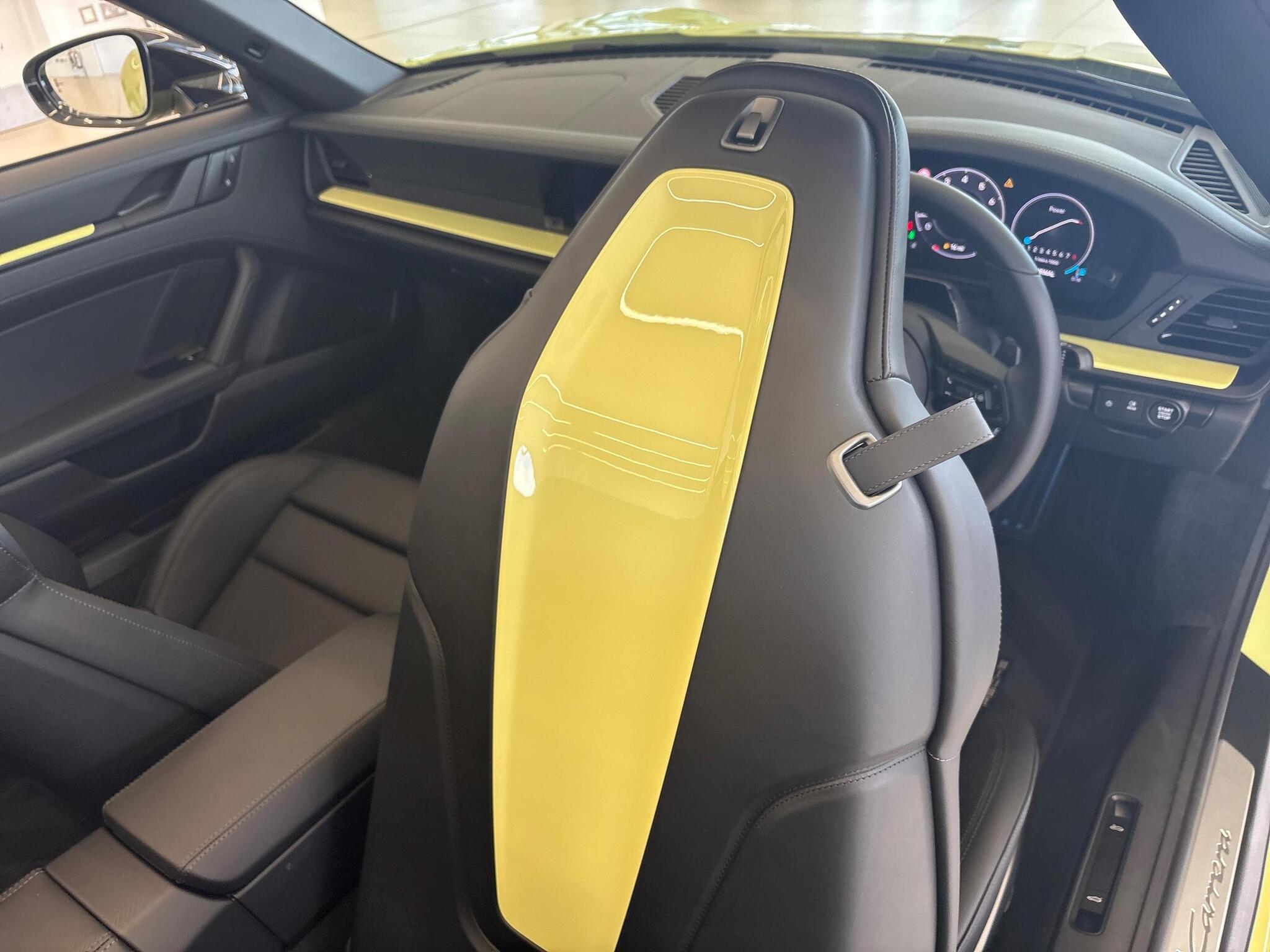 Porsche 911 view 45