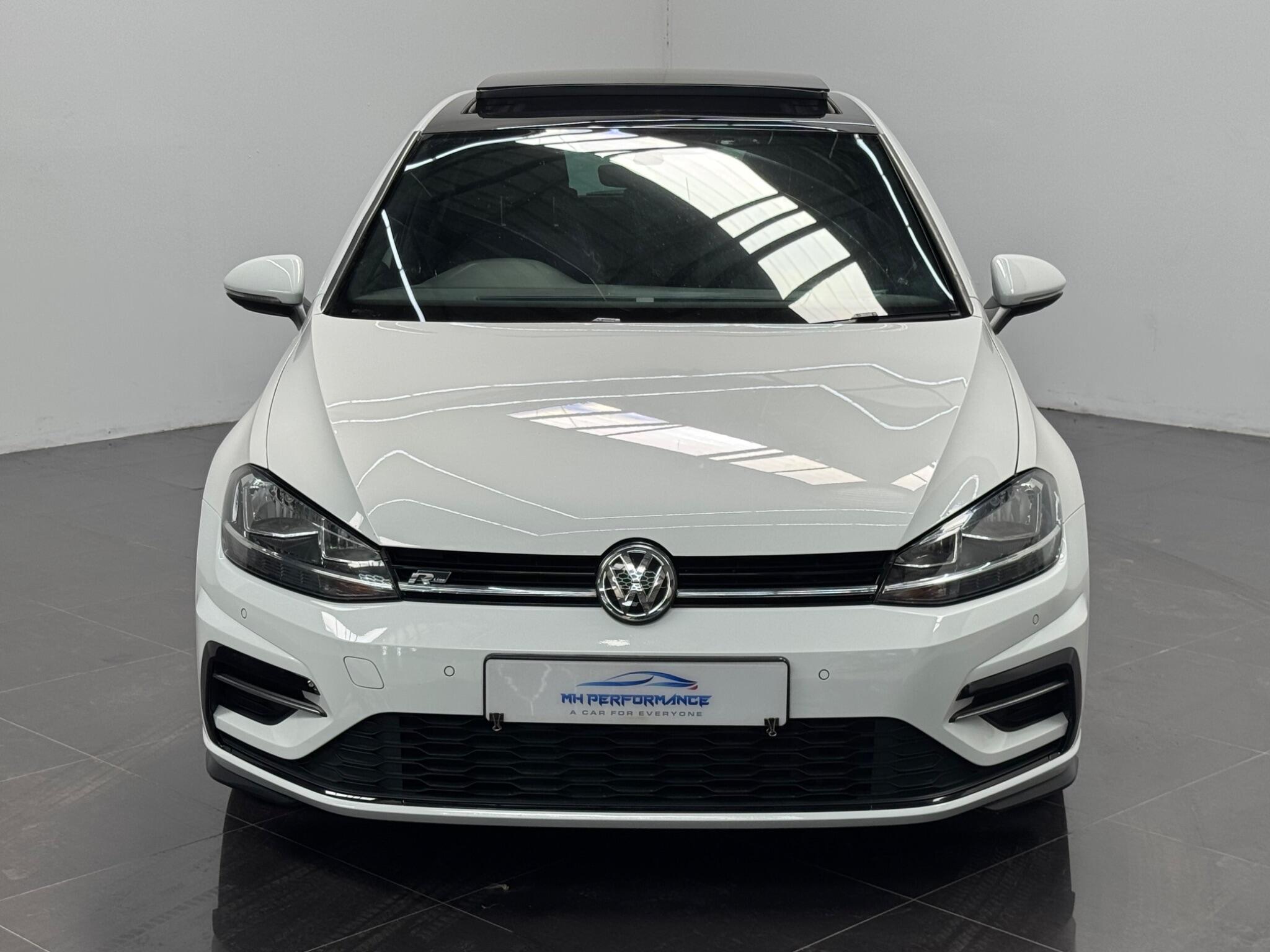 Volkswagen Golf view 2
