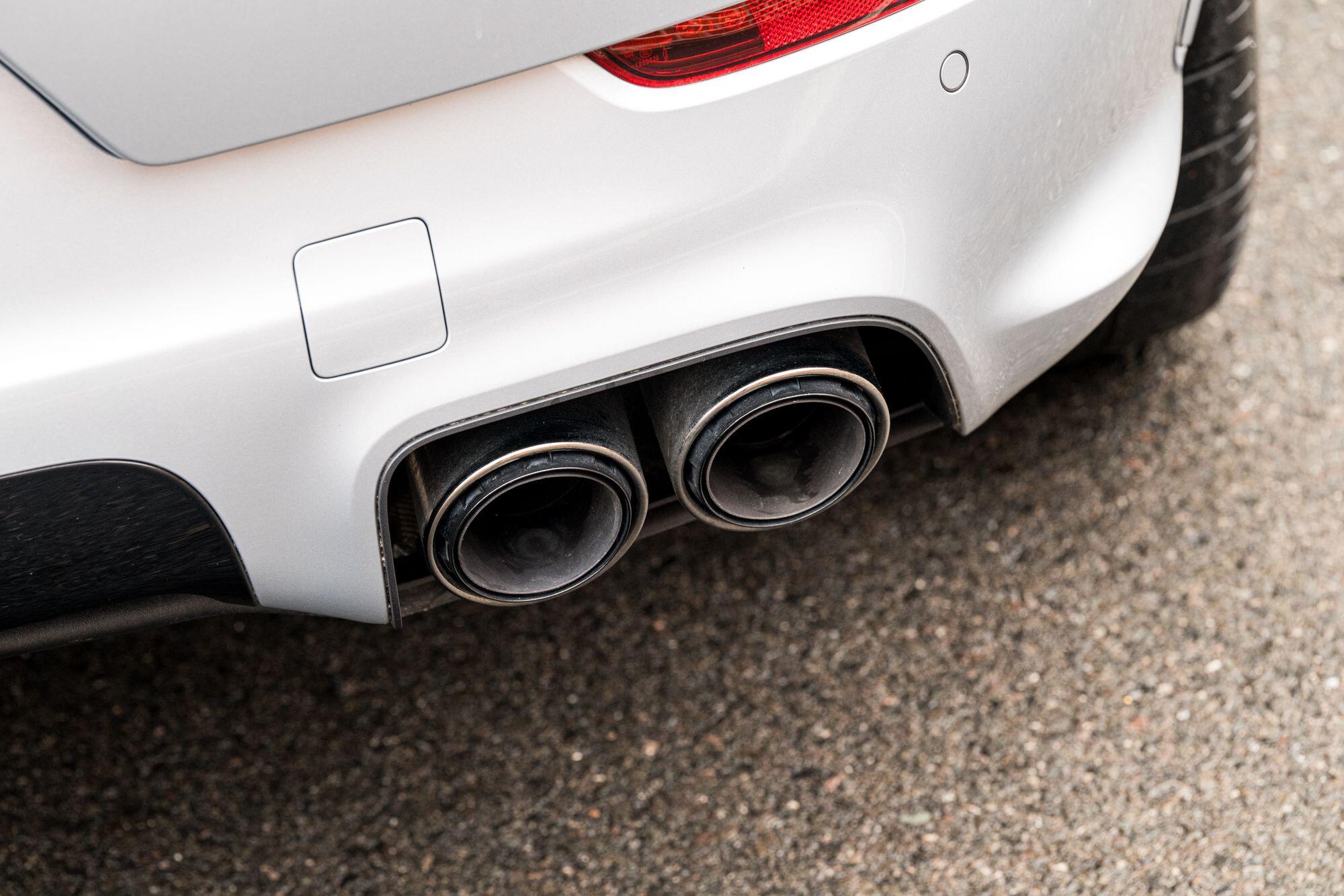 Porsche Cayenne view 32