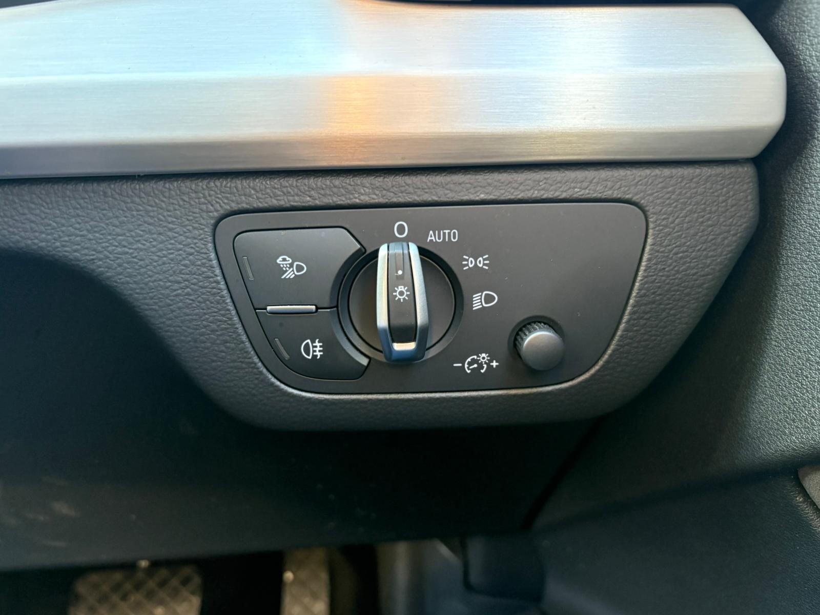 Audi Q5 view 24