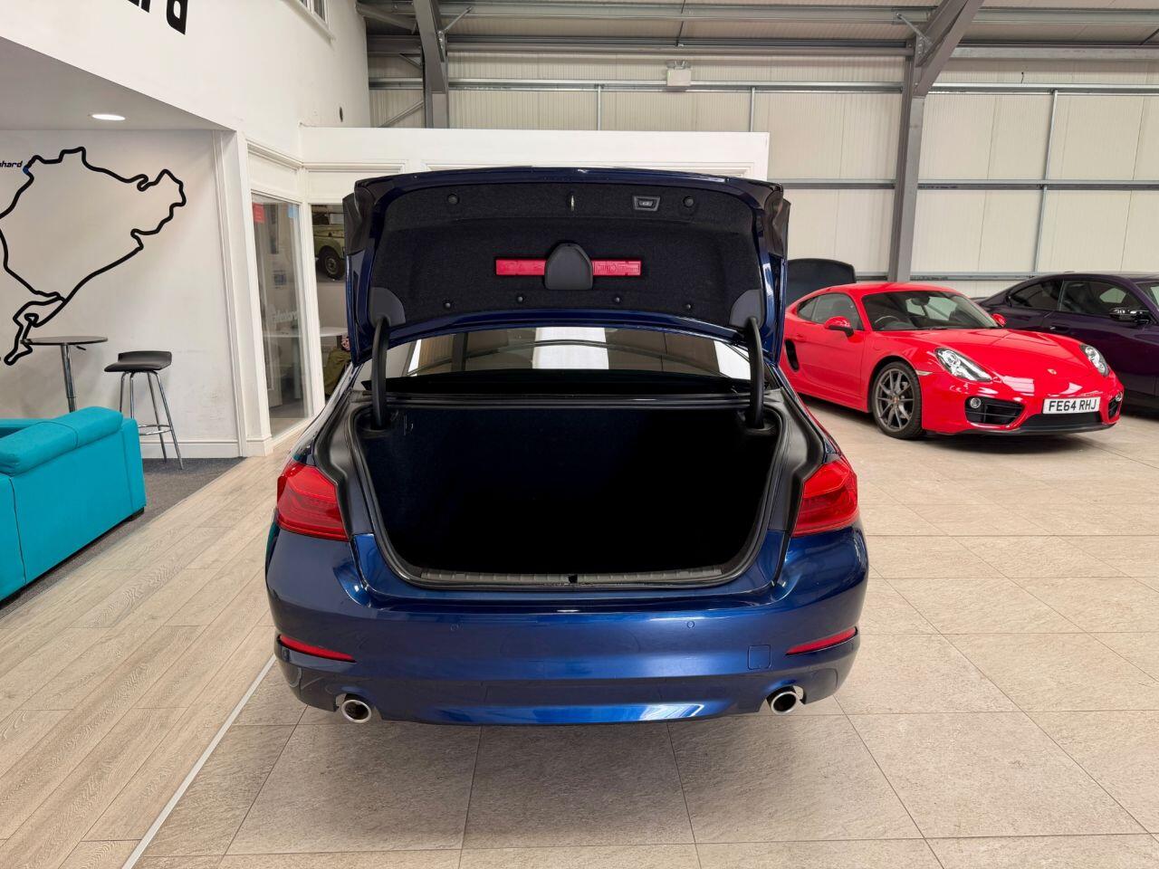 BMW 5 Series view 35
