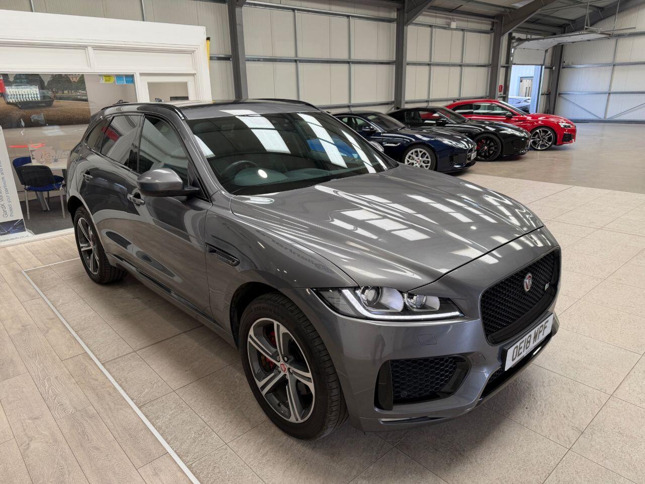 Jaguar F-Pace view 5