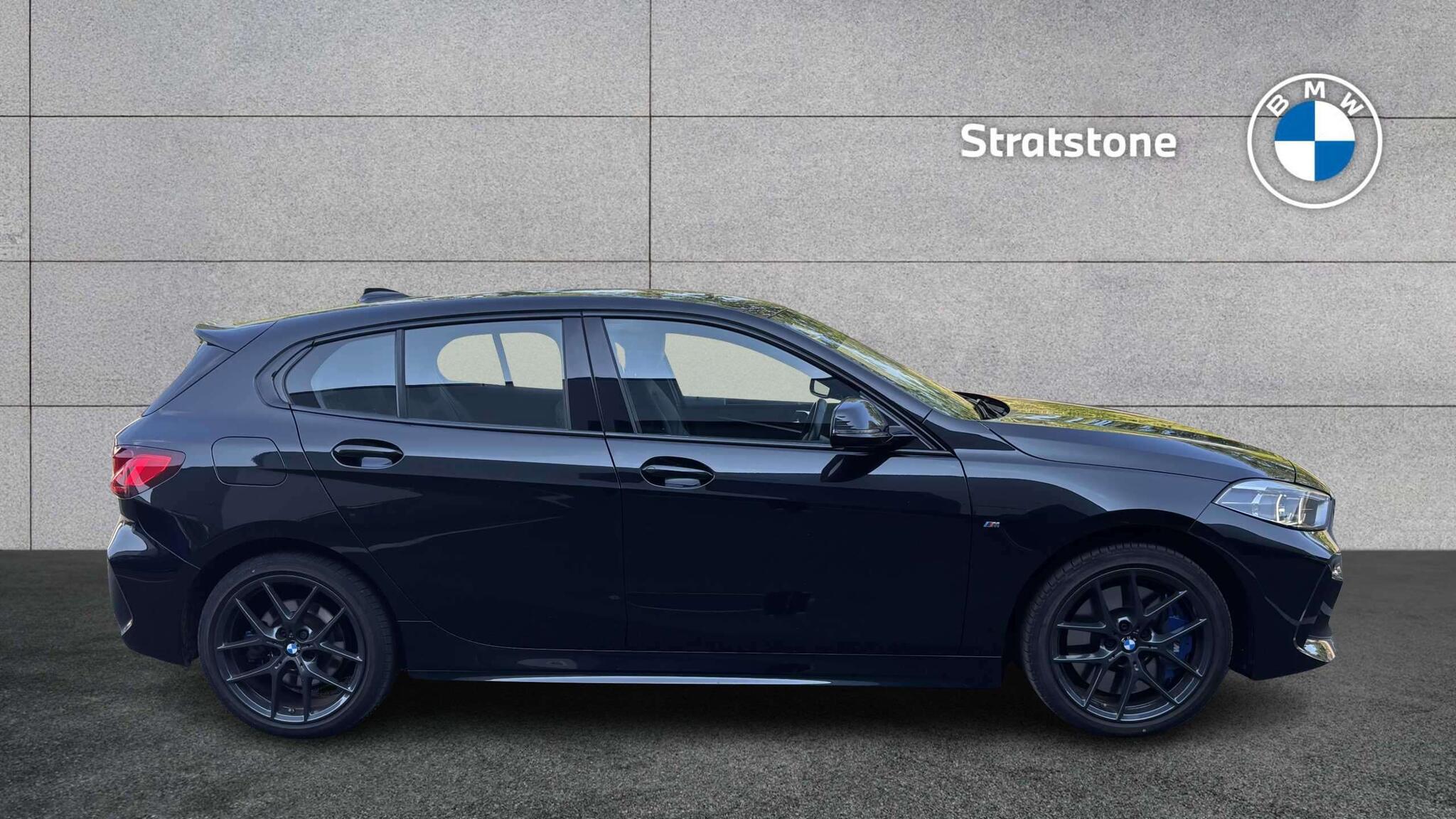 BMW 1 Series view 3