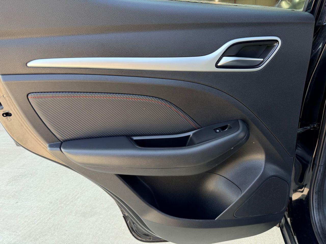 MG ZS view 19