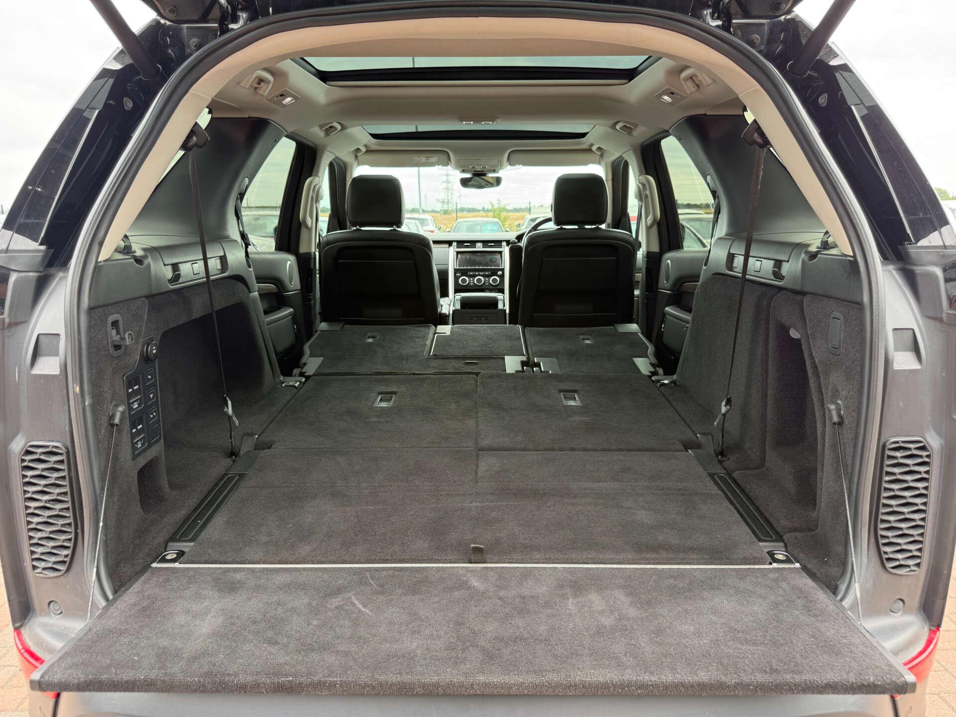 Land Rover Discovery view 36