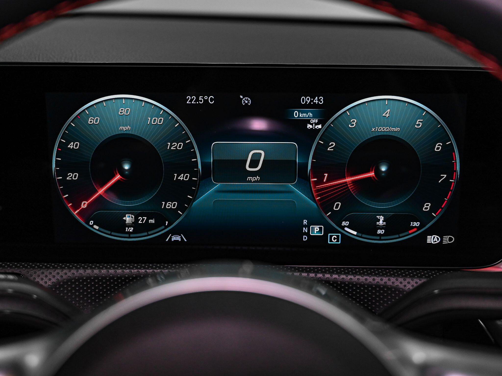 Mercedes-Benz Cla view 9
