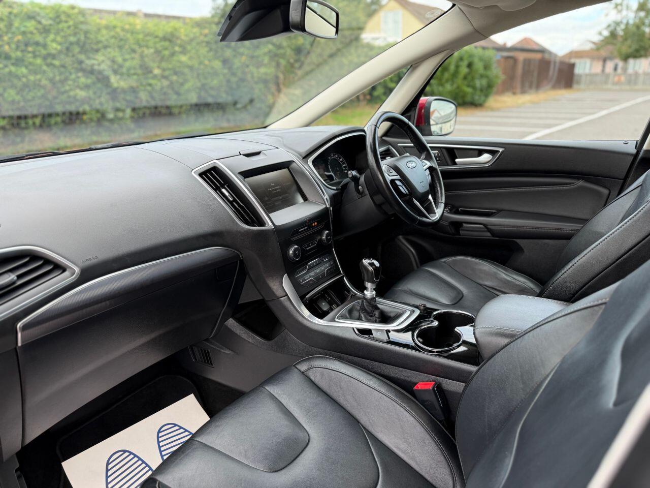 Ford S-Max view 11