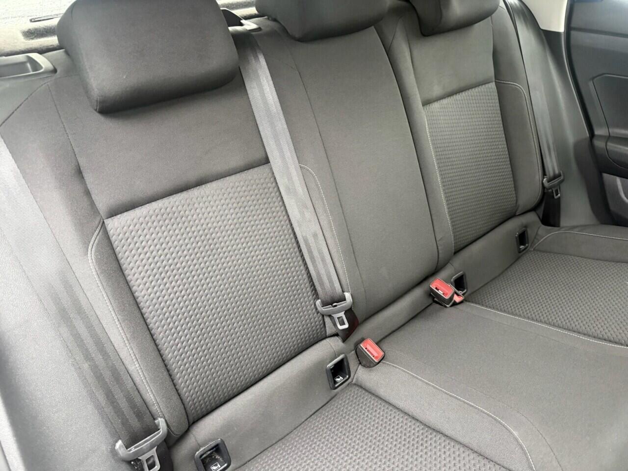Volkswagen Polo view 21