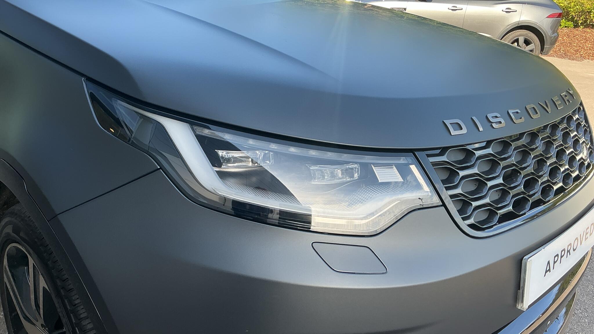 Land Rover Discovery view 17