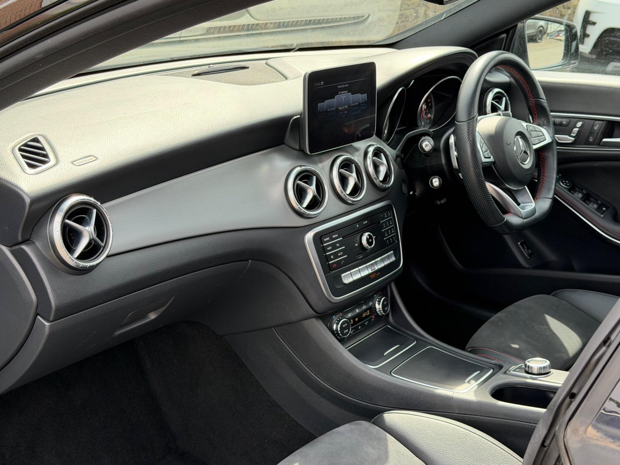 Mercedes-Benz Cla view 16