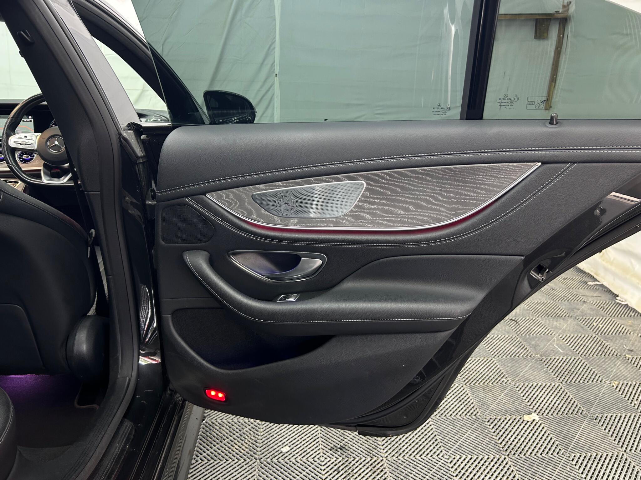Mercedes-Benz CLS view 31