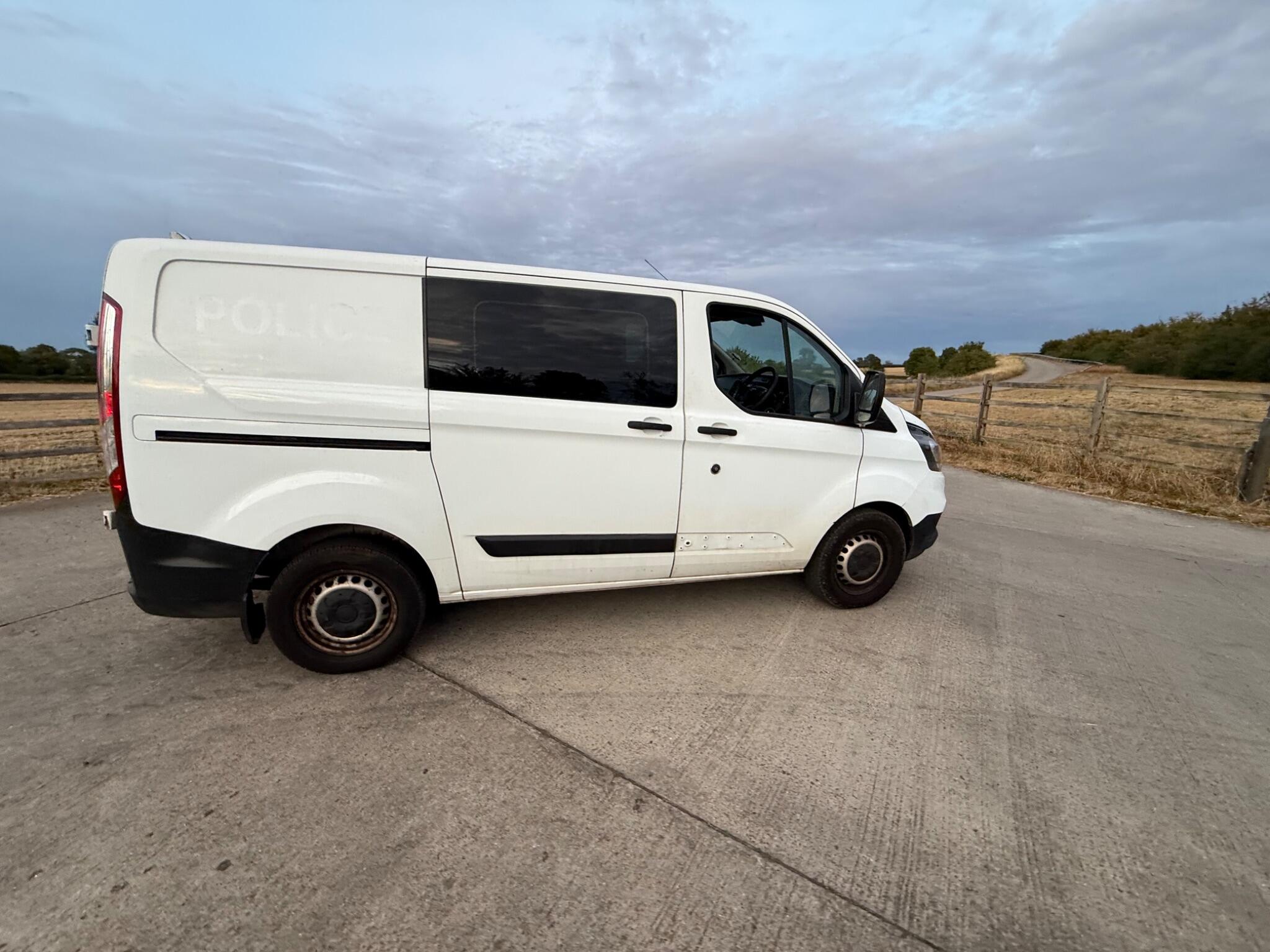 Ford Transit Custom 2.0 320 EcoBlue L1 H1 Euro 6 5dr — photo 14 of 82