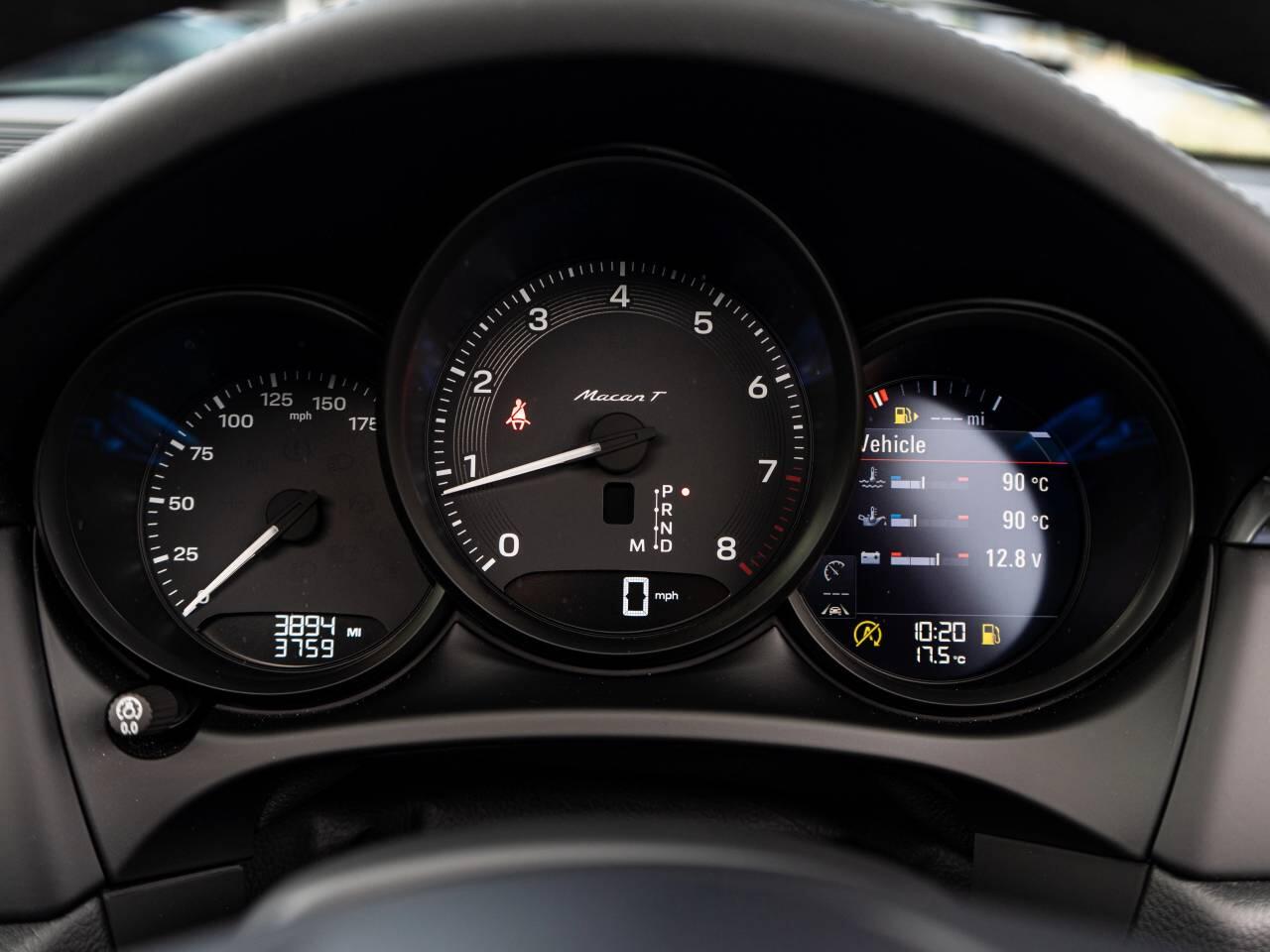 Porsche Macan view 39