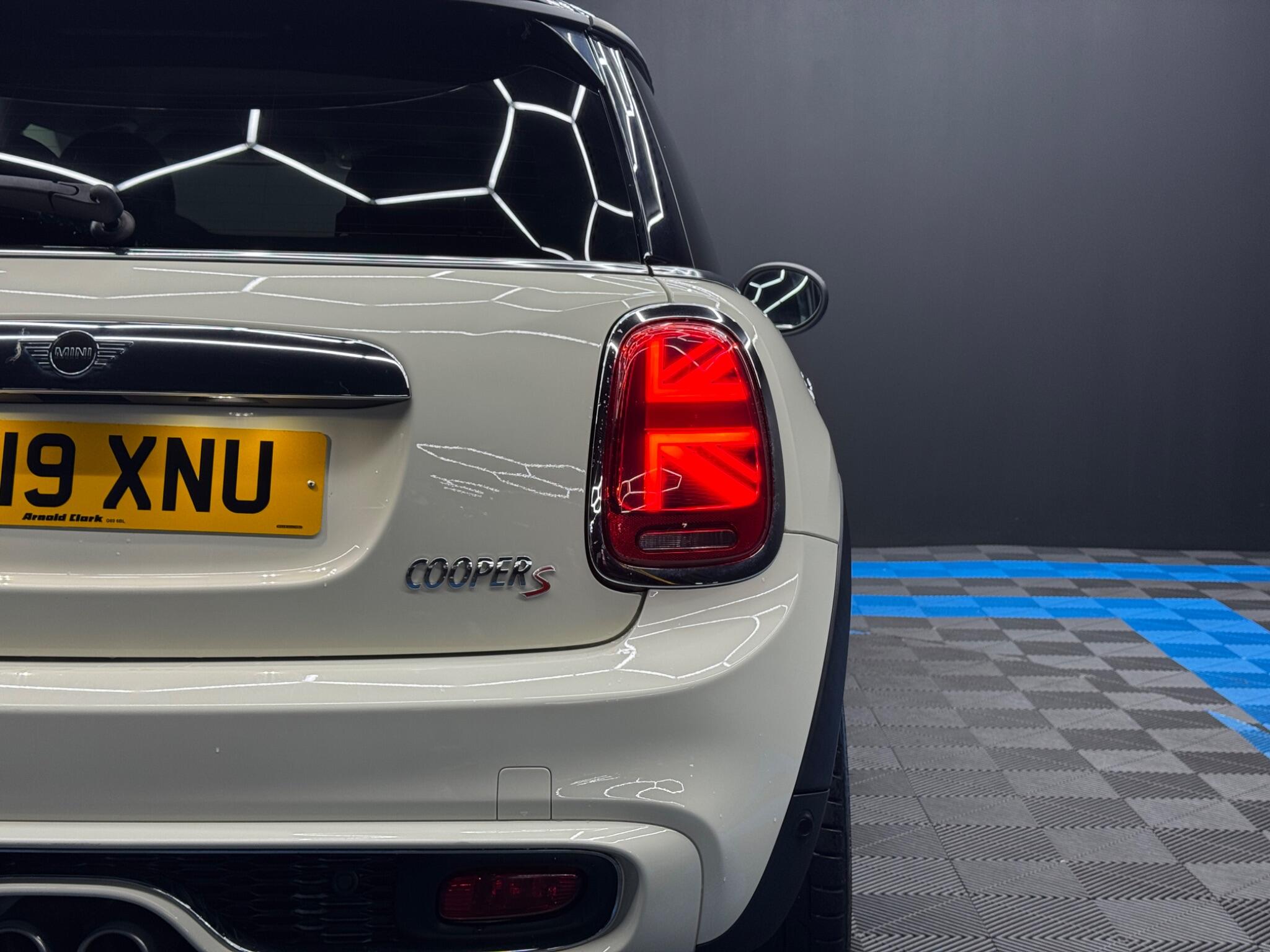 MINI Hatch view 42
