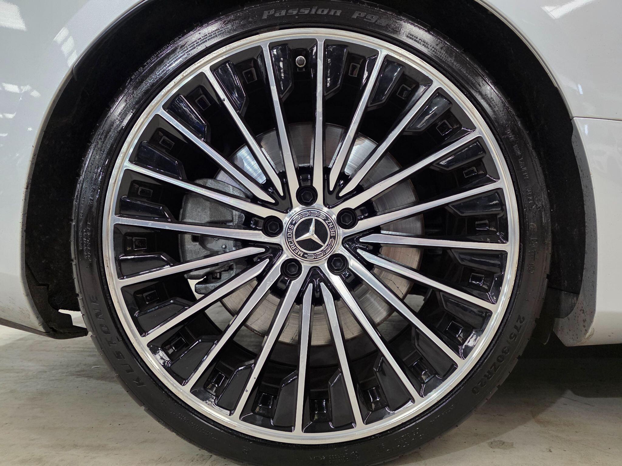 Mercedes-Benz E Class view 31