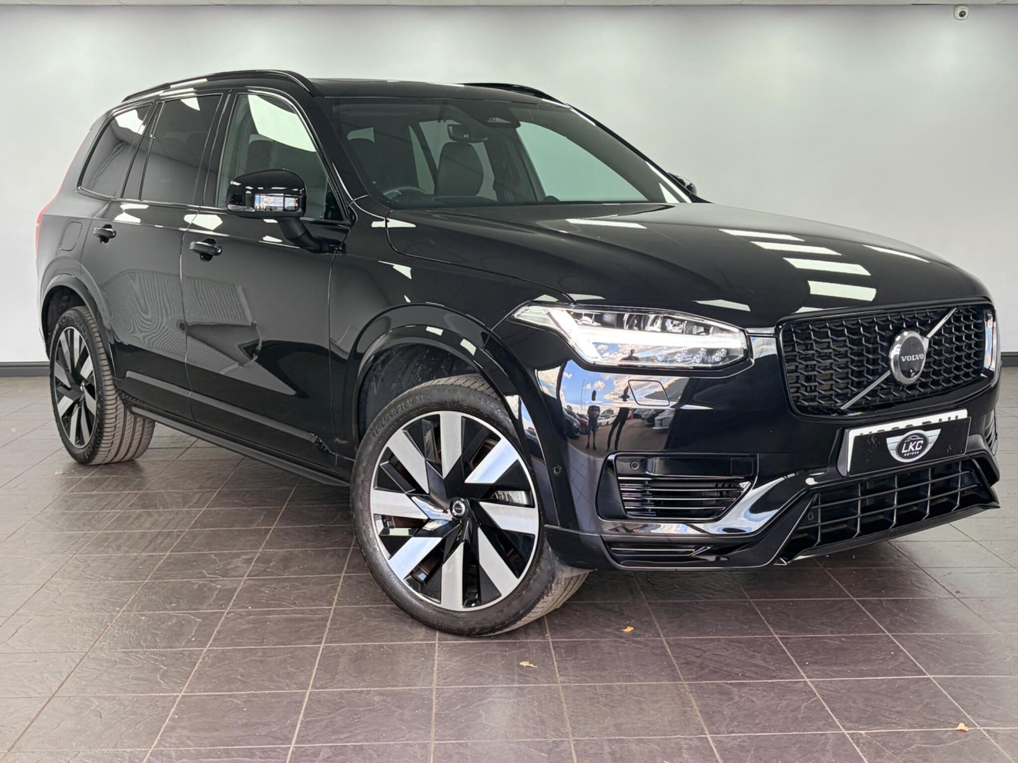 Volvo XC90 view 2