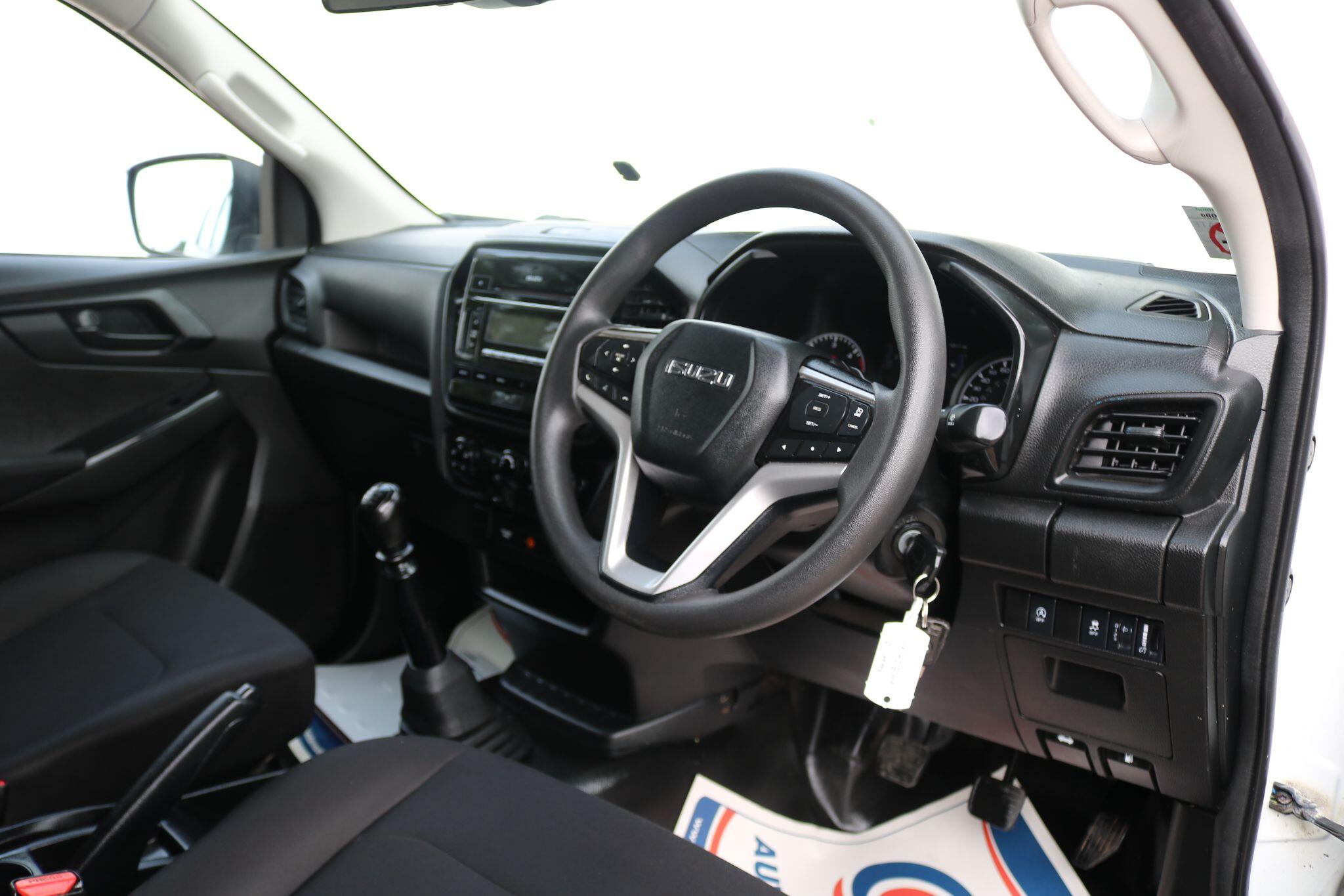 Isuzu D-Max view 12