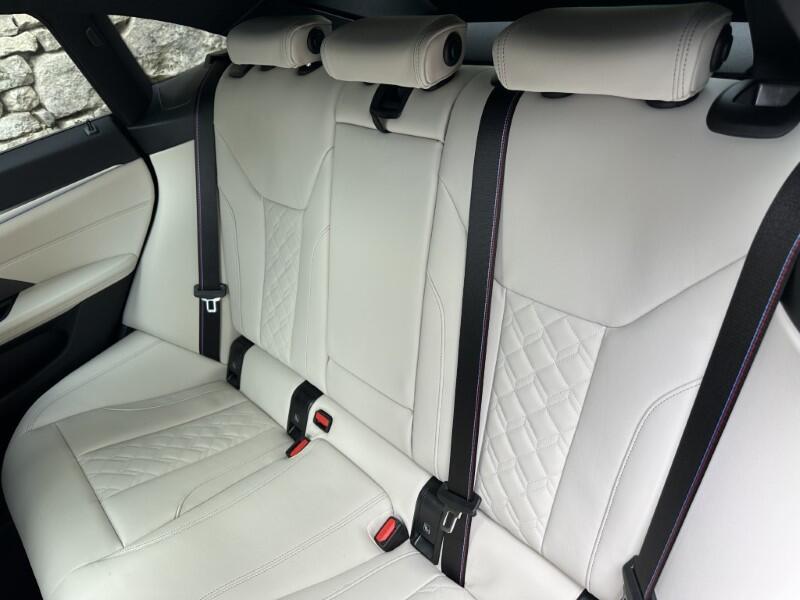BMW i4 view 12