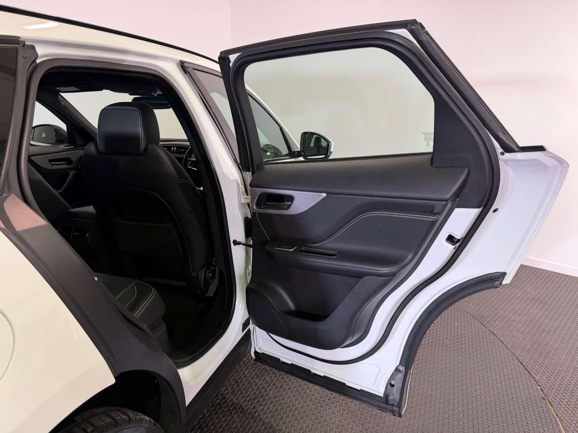 Jaguar F-Pace view 54