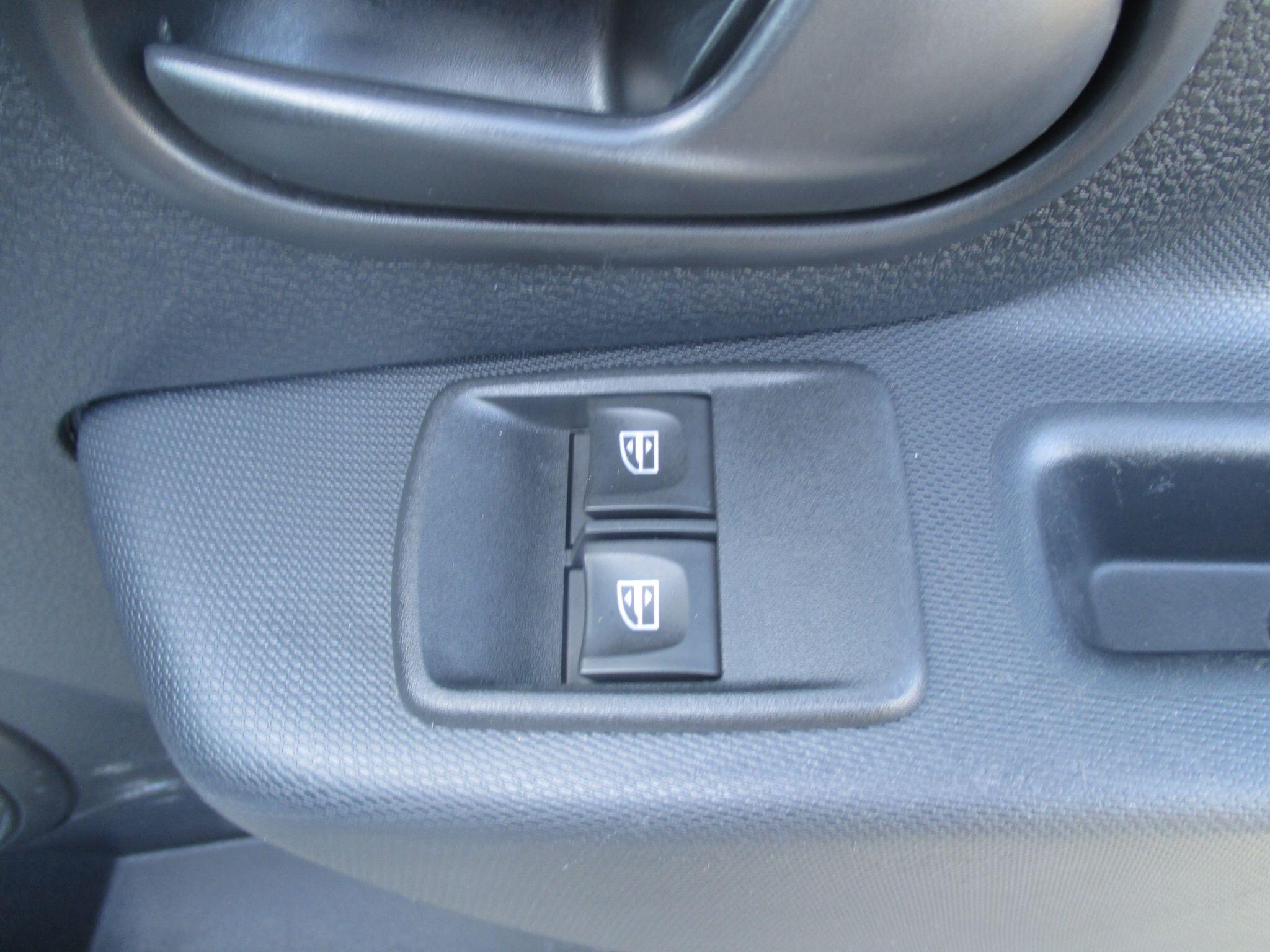 Dacia Sandero view 34