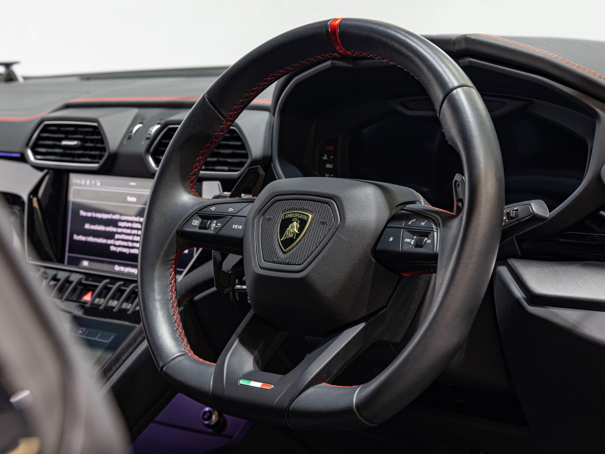 Lamborghini Urus view 16