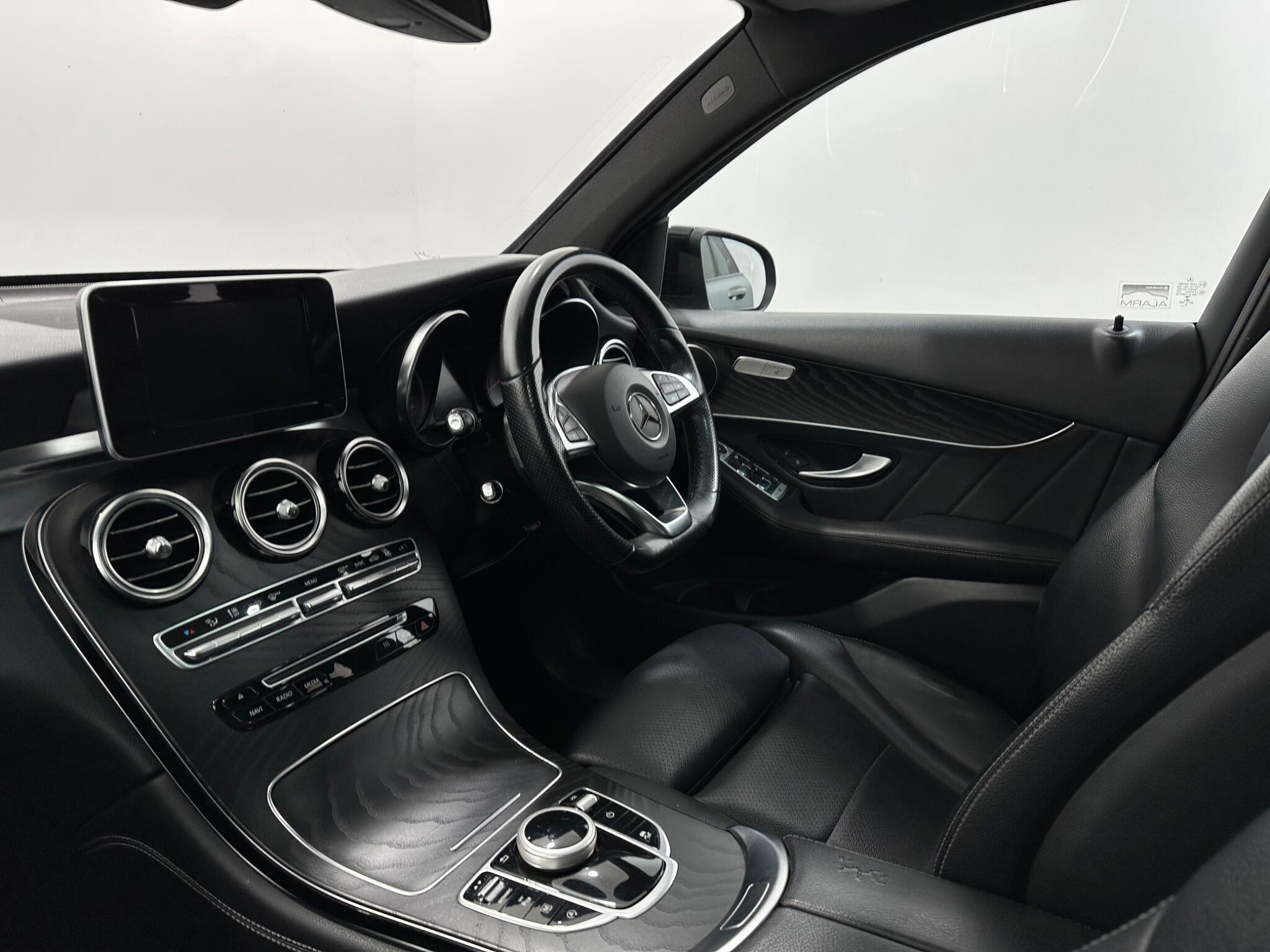 Mercedes-Benz GLC view 32