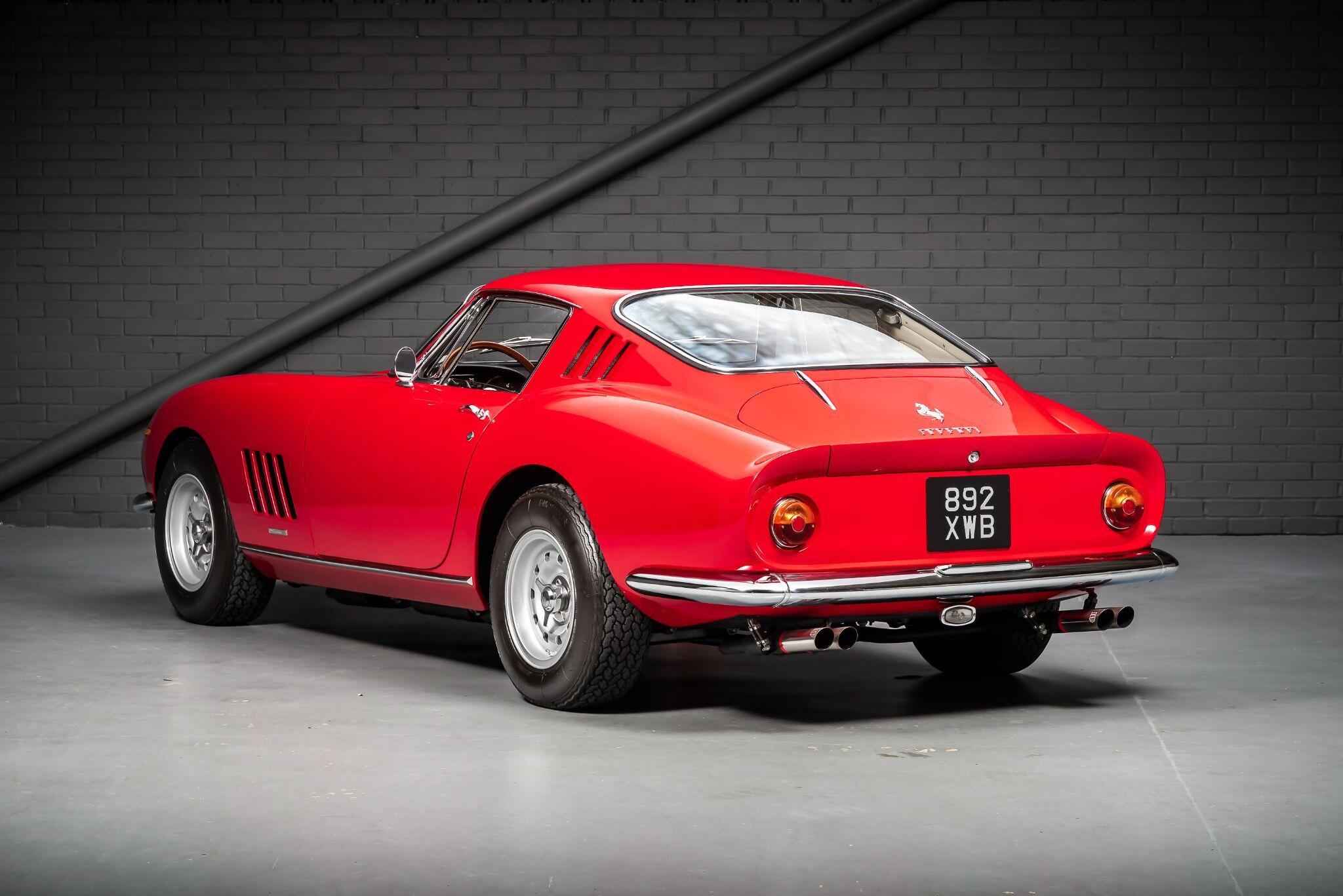 Ferrari 275 view 10