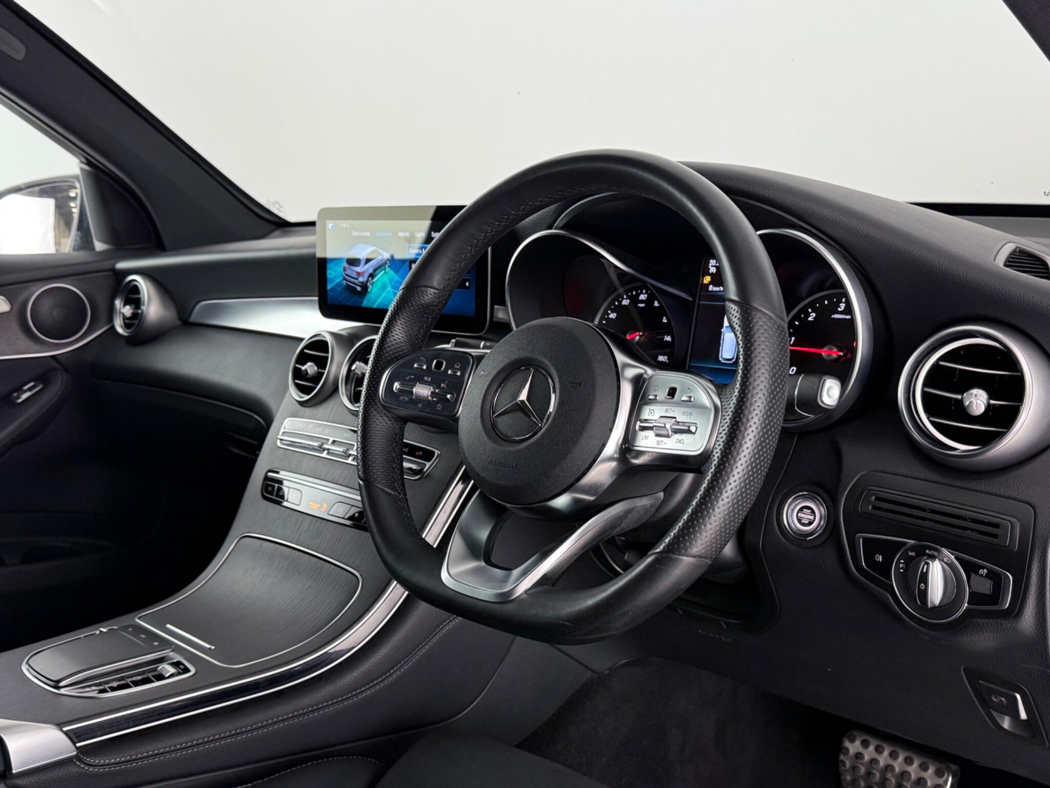 Mercedes-Benz GLC view 3