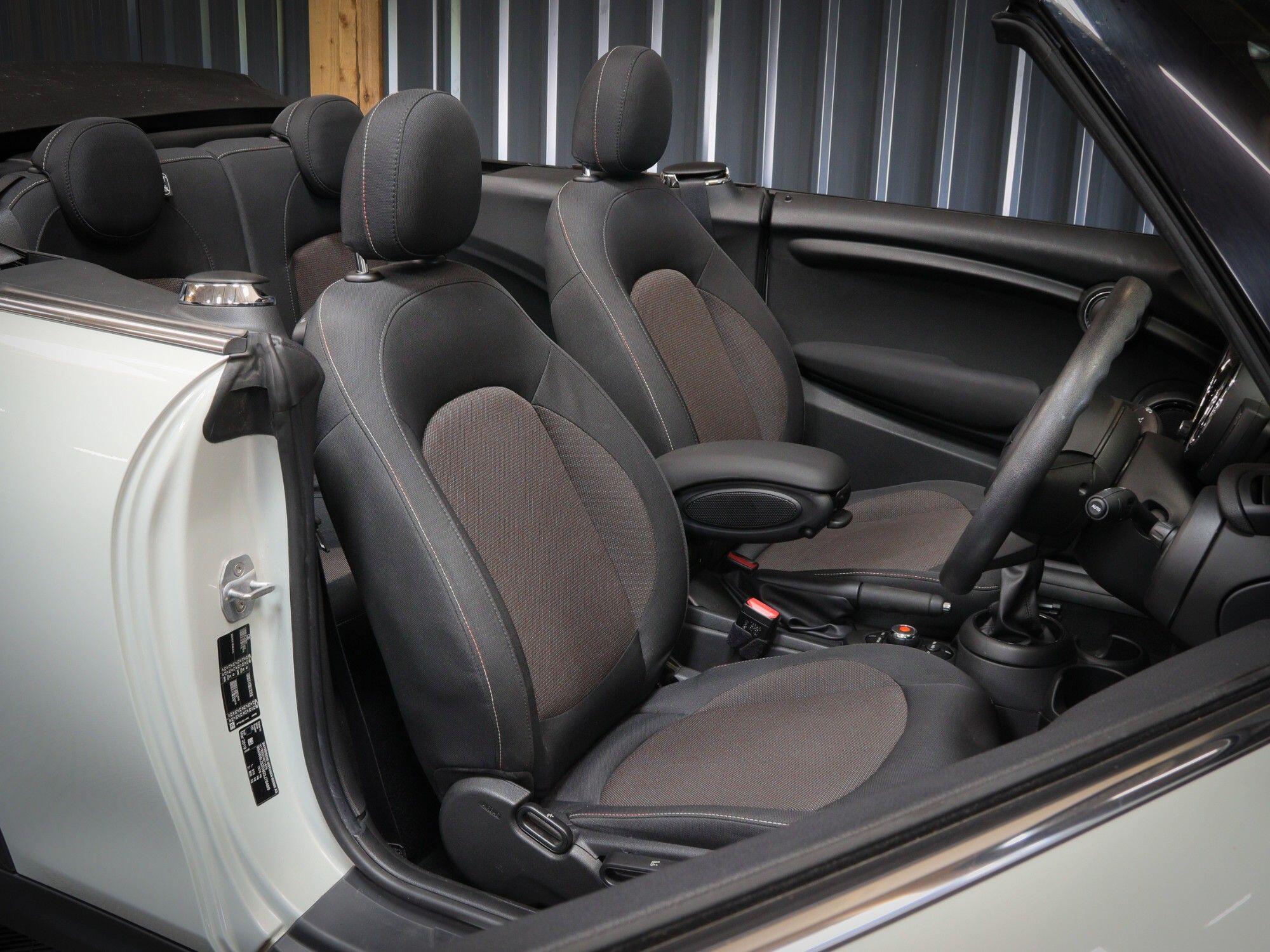 Mini Convertible view 15
