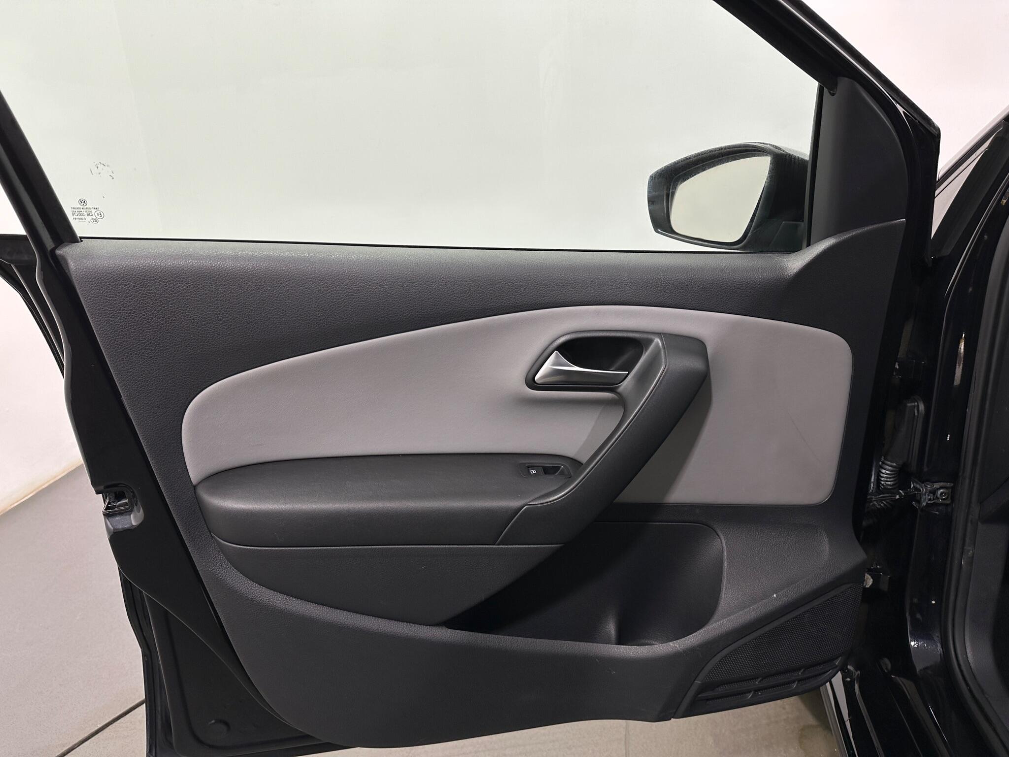 Volkswagen Polo view 35