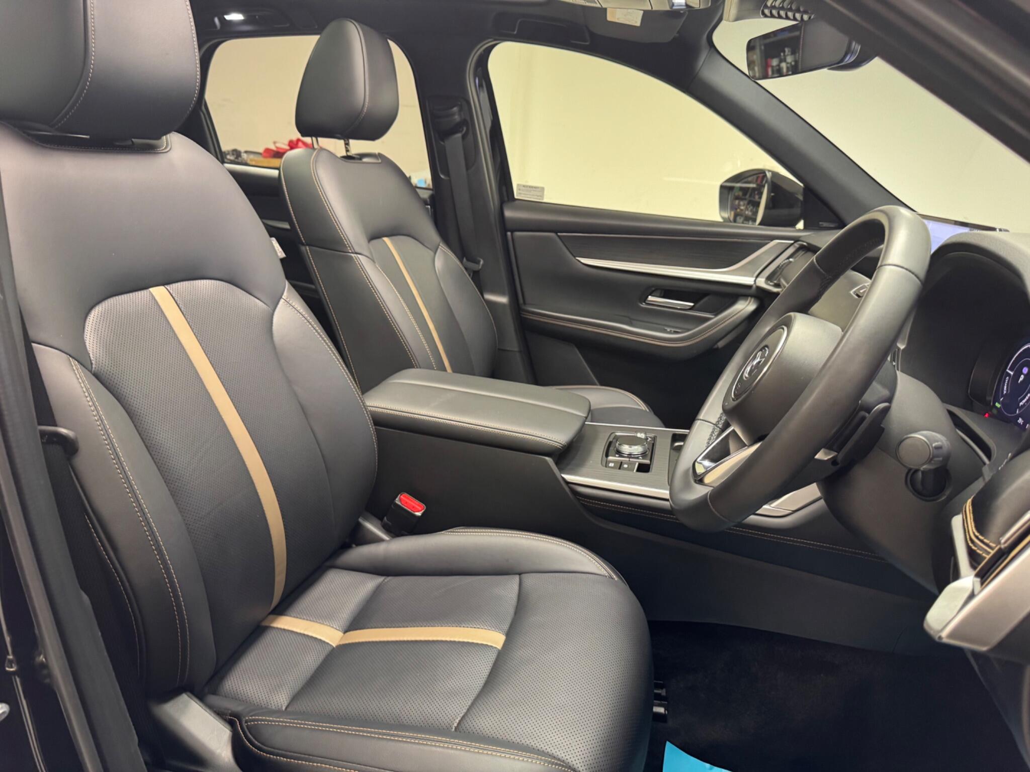 Mazda CX-60 view 11
