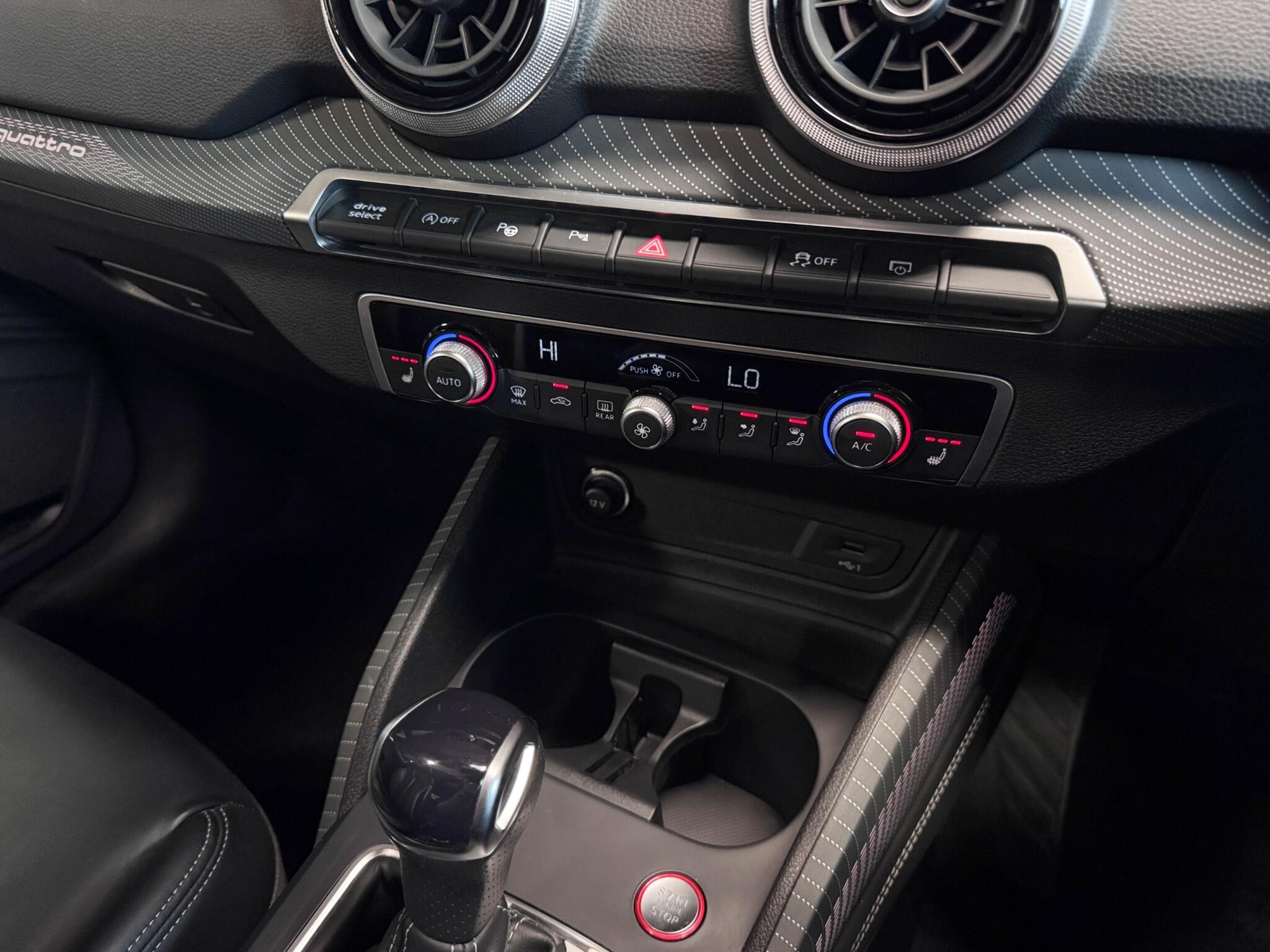 Audi SQ2 view 35