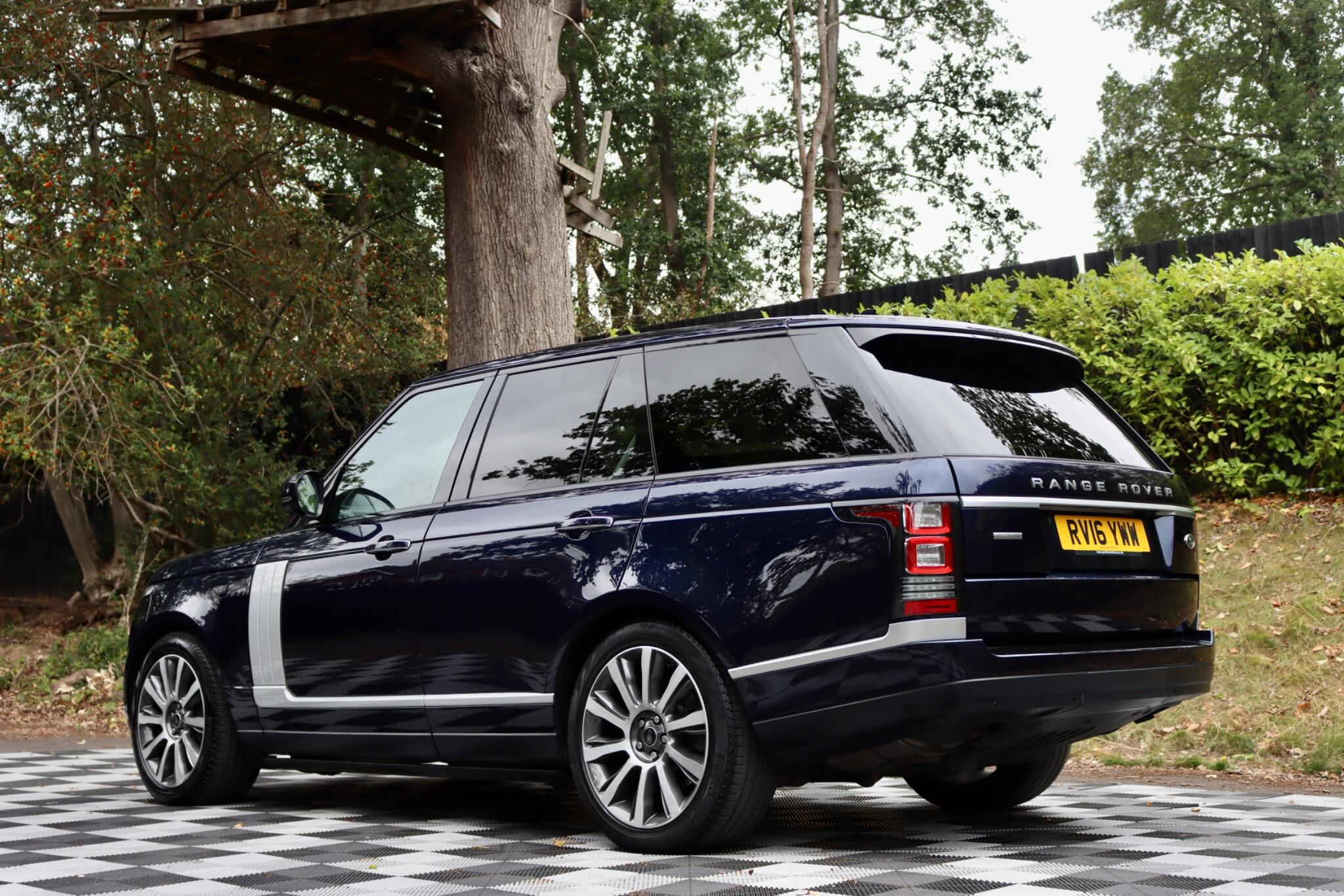 Land Rover Range Rover view 28