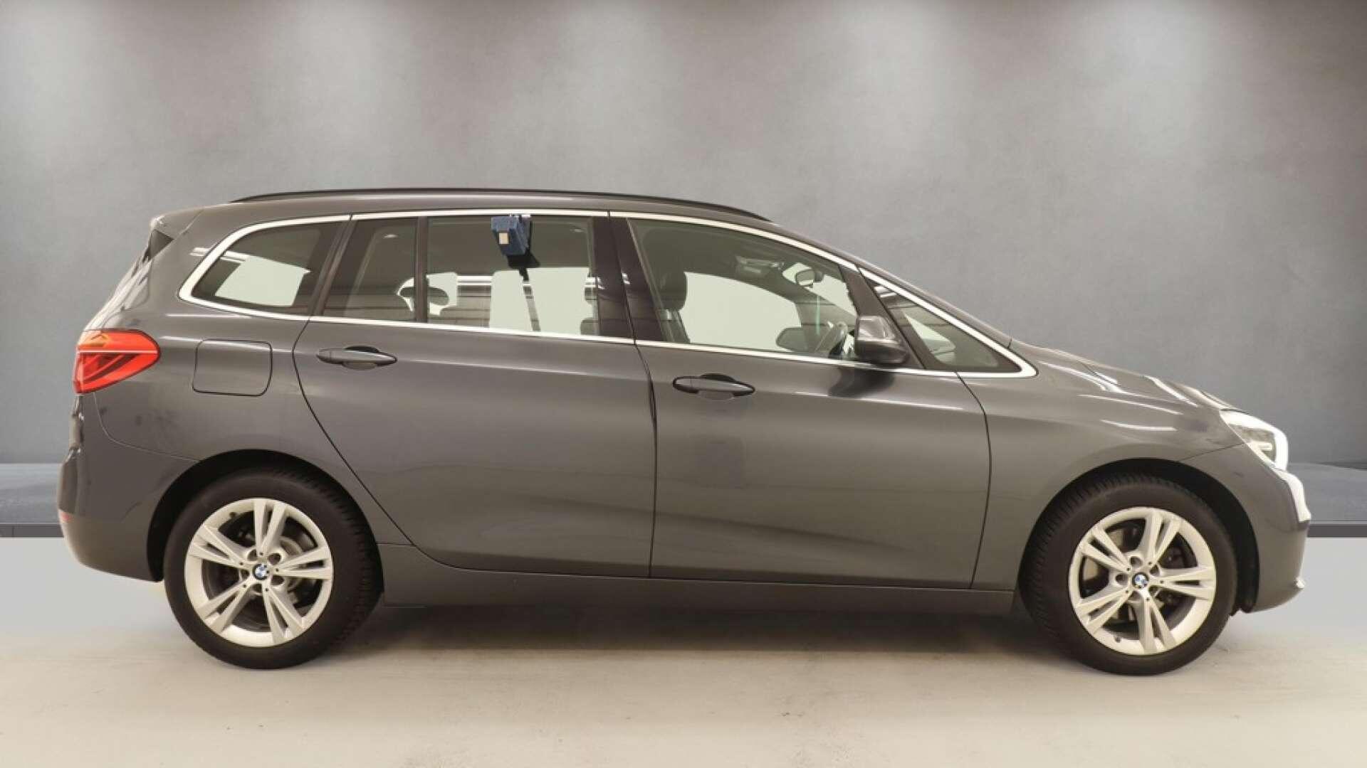 BMW 2 Series view 9