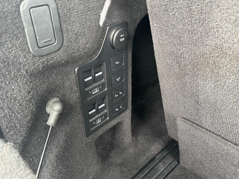 Land Rover Discovery view 70