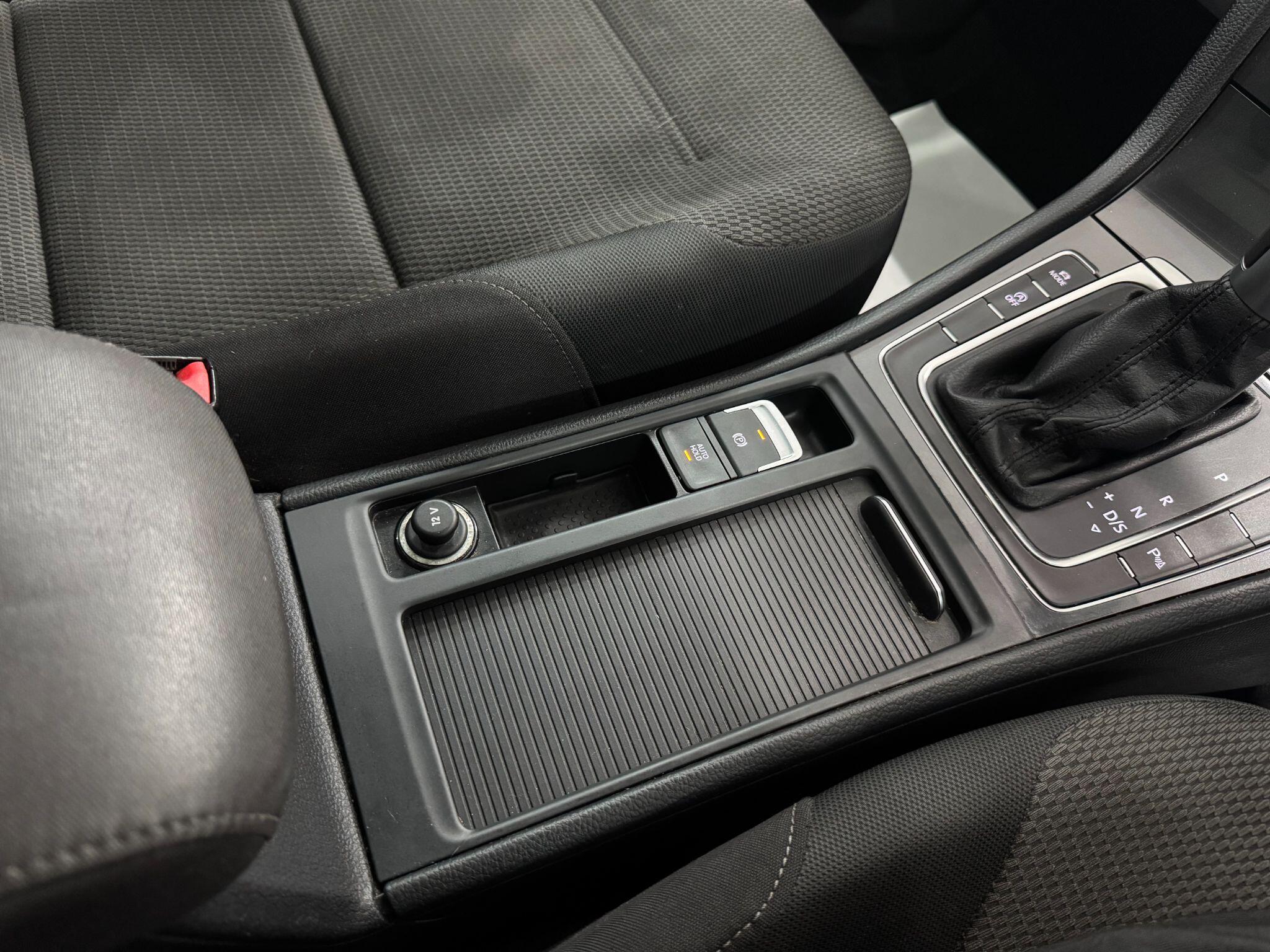 Volkswagen Golf view 42