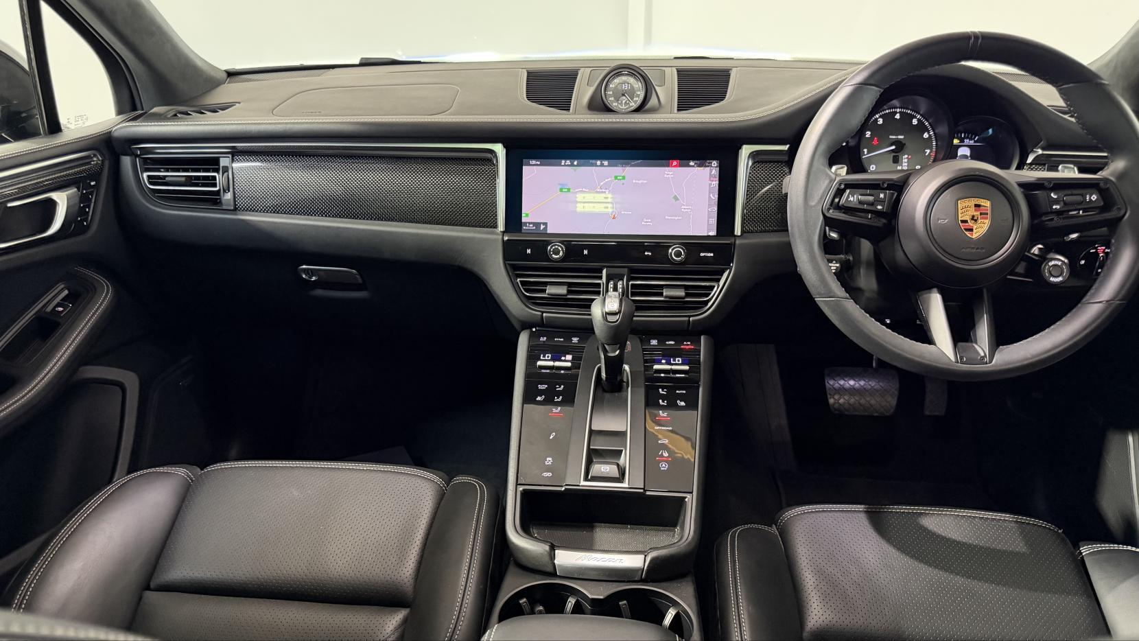 Porsche Macan view 8