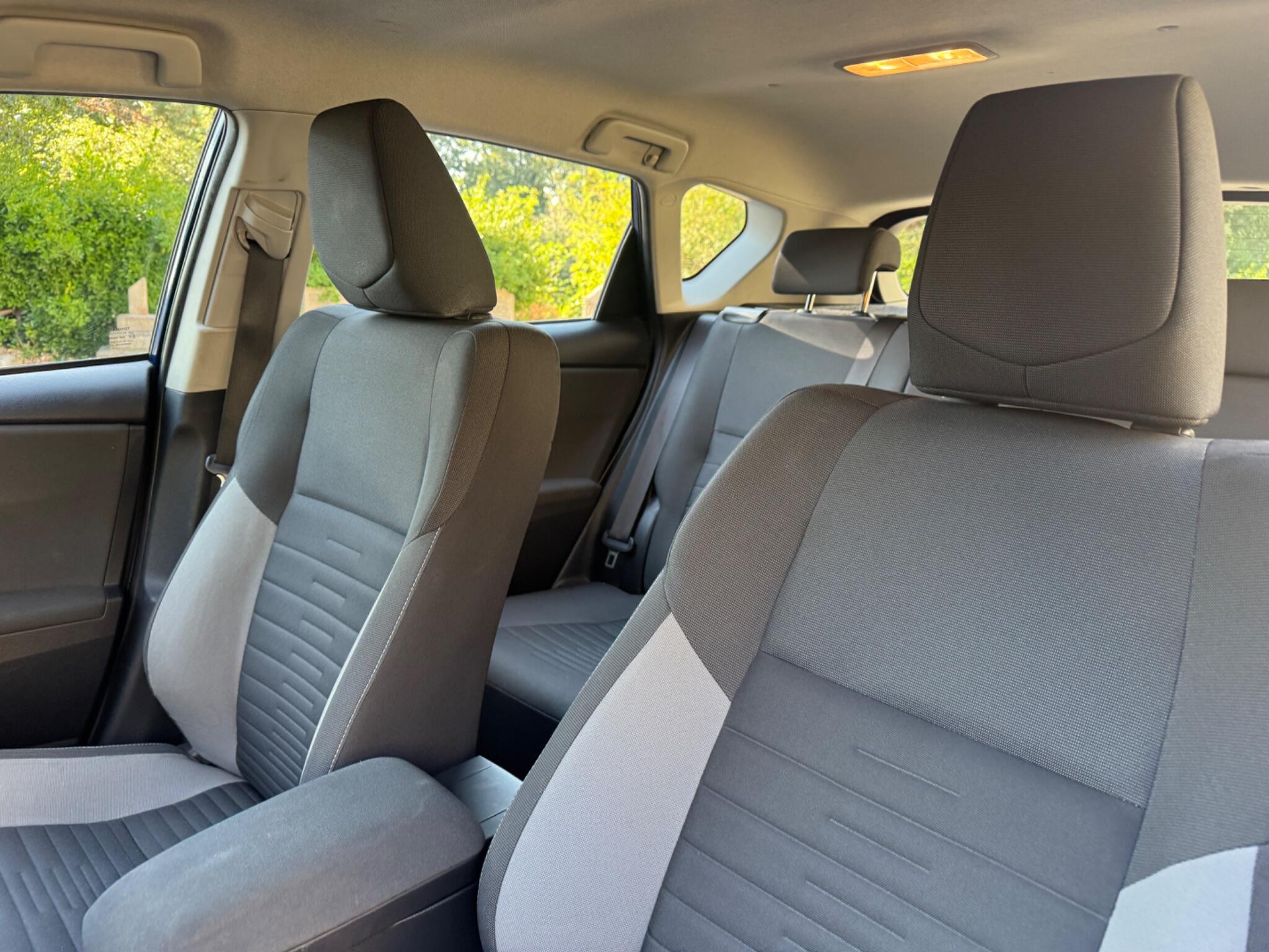 Toyota Auris view 71