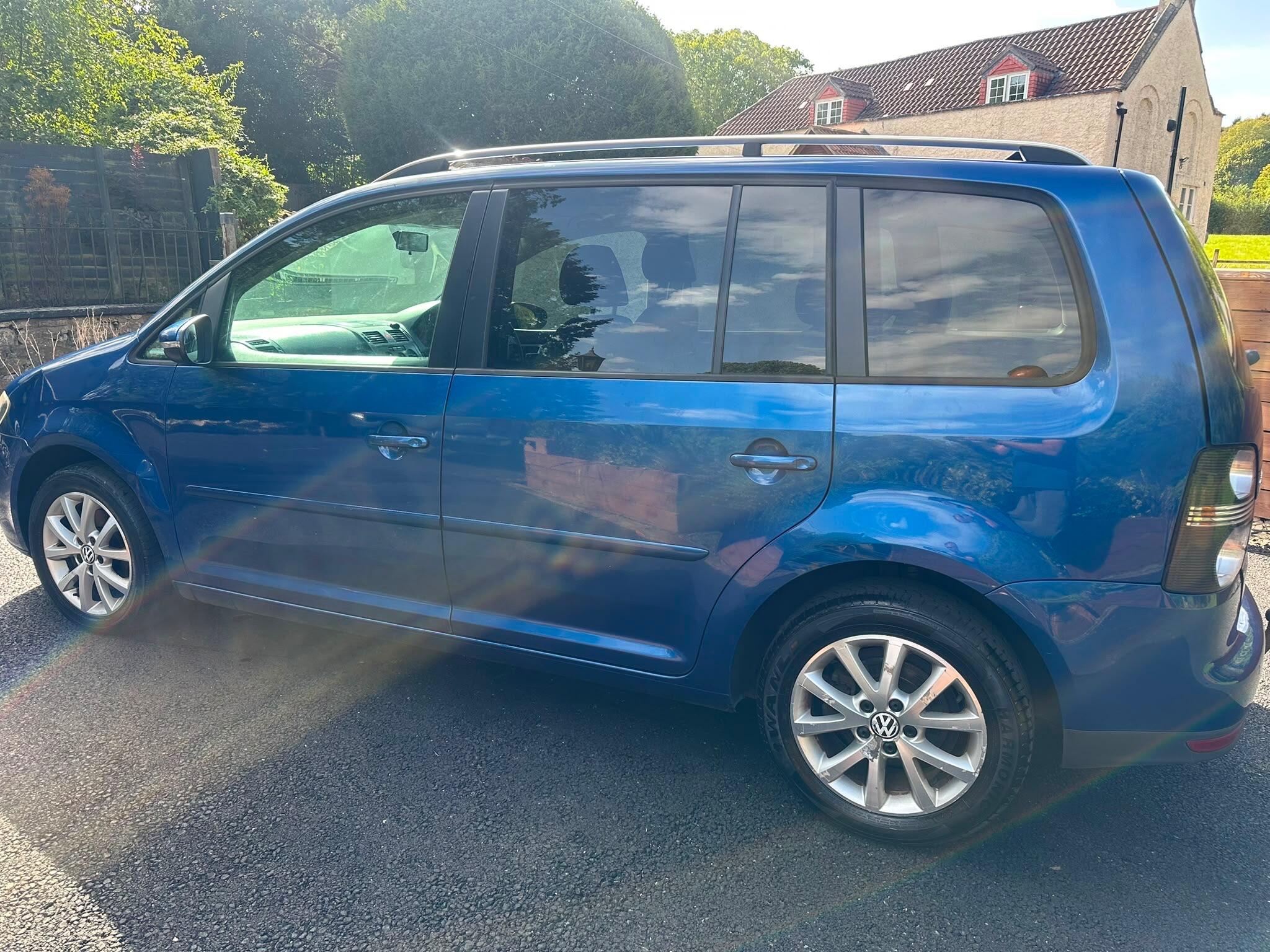 Volkswagen Touran view 8