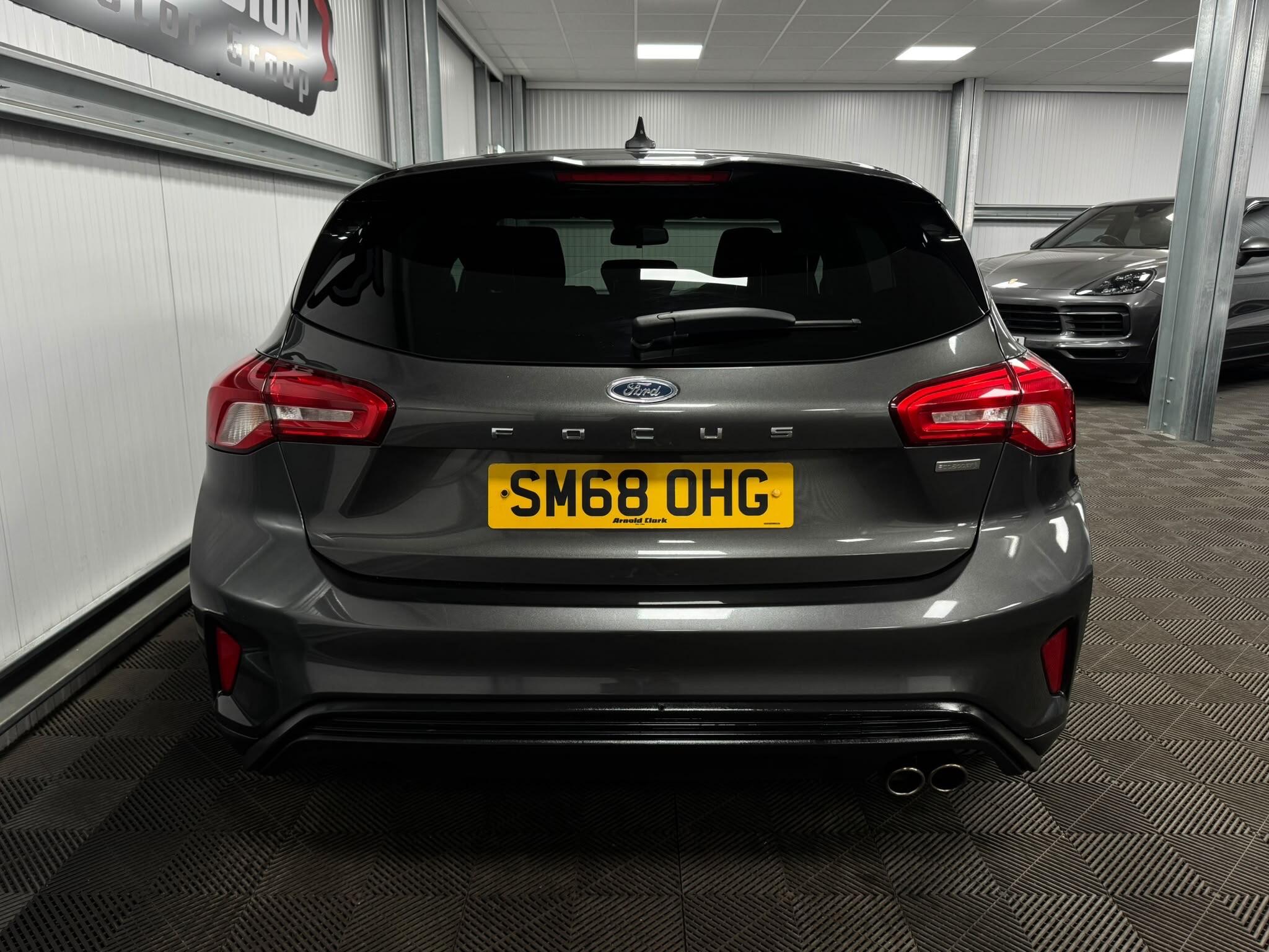 Ford Focus view 13
