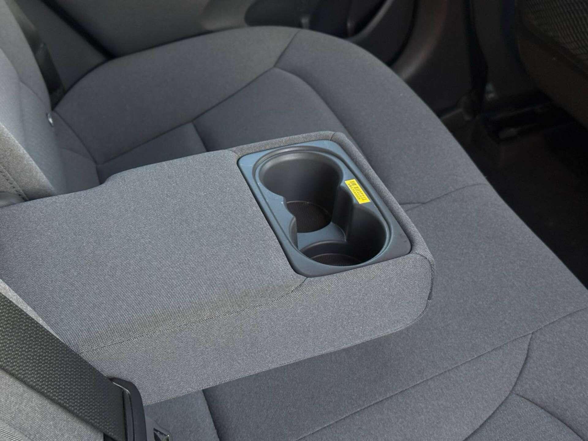 Hyundai Ioniq view 28
