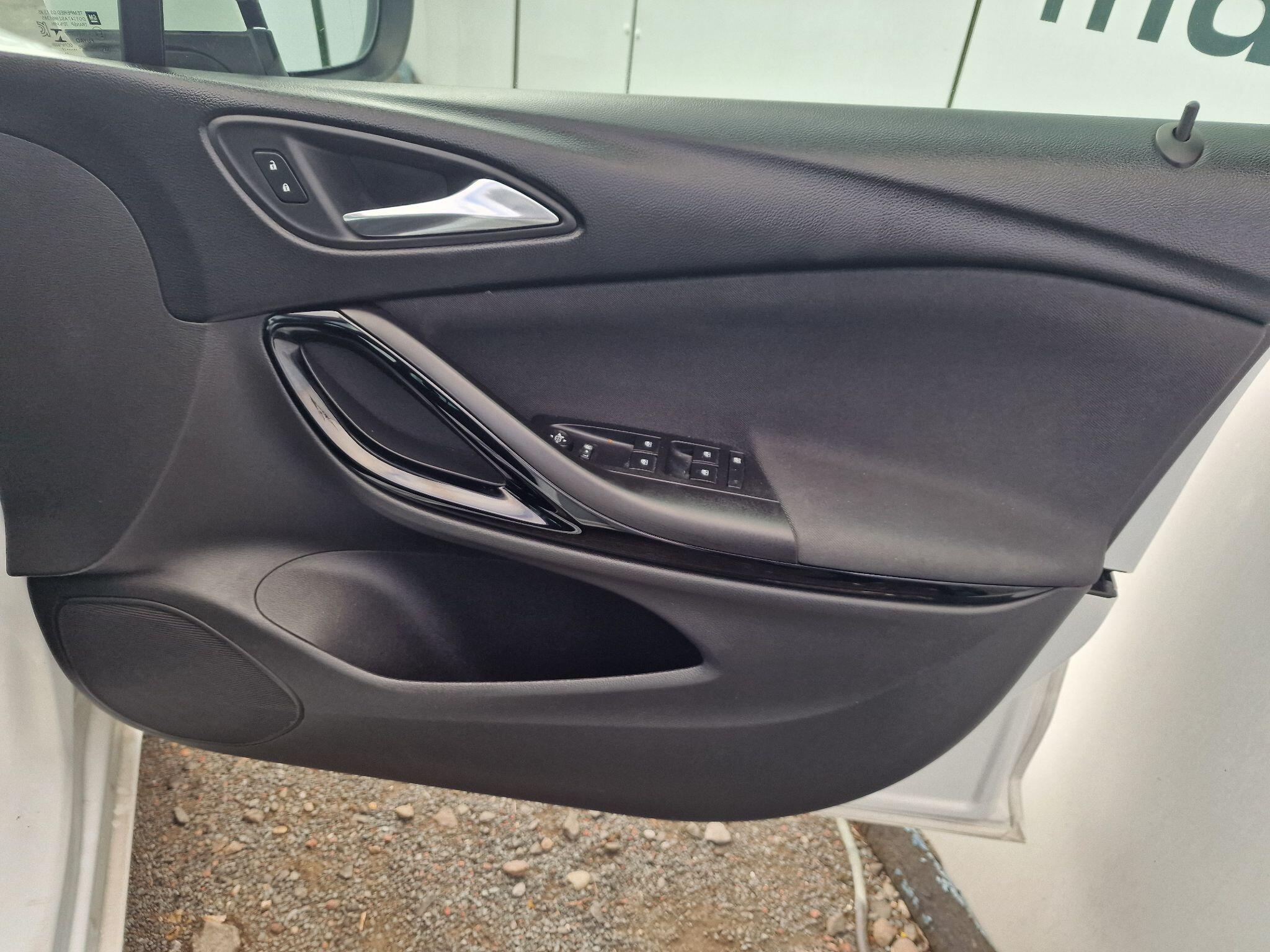 Vauxhall Astra view 43