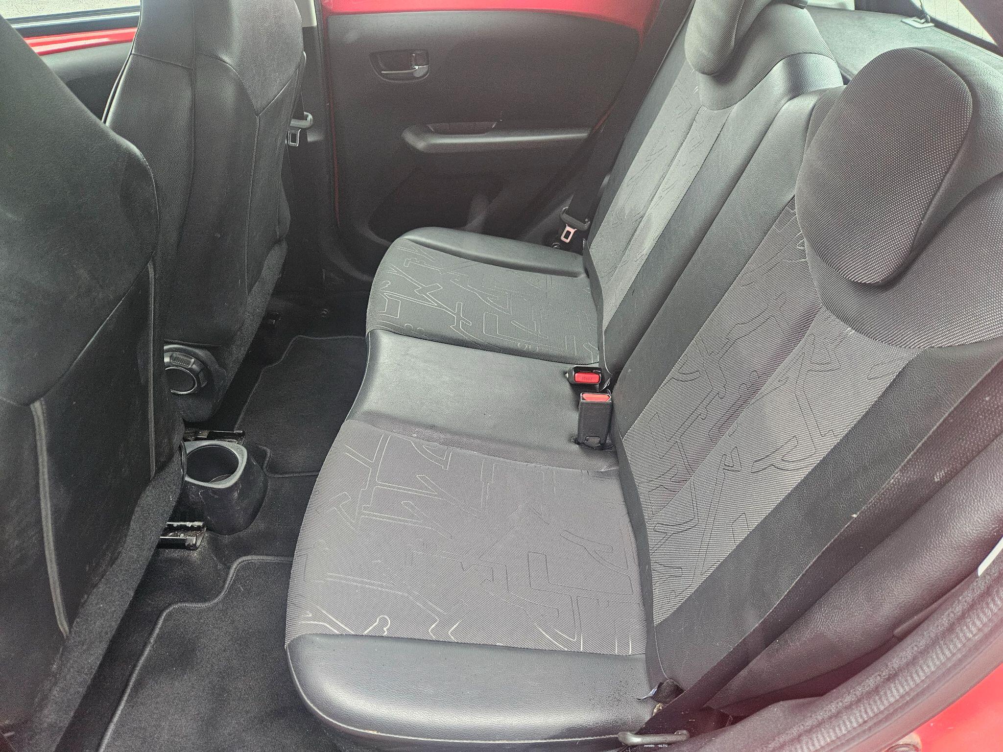 2015 Toyota AYGO image 37