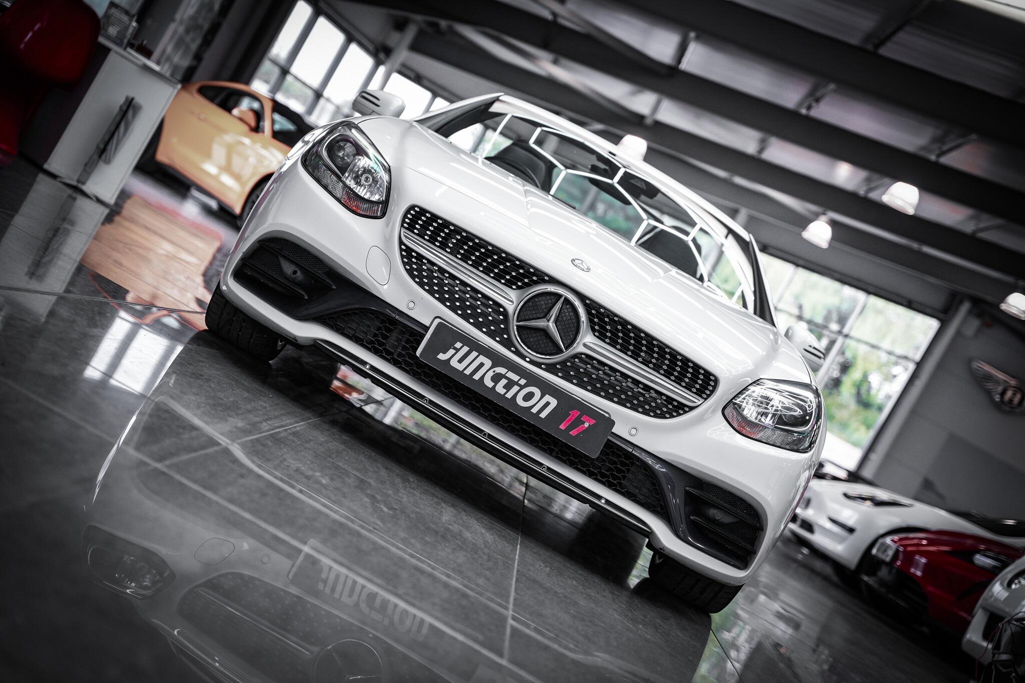 Mercedes-Benz SLC view 3
